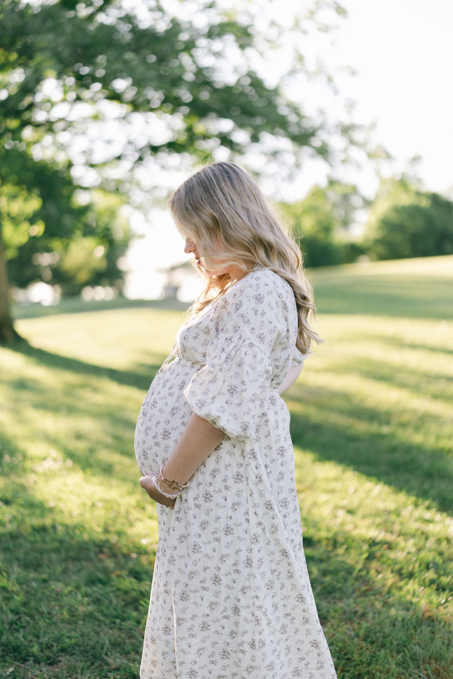 Documentary style wedding and family photographer in East Tennessee. Serving Johnson City, Kingsport, and Bristol, Tennessee.