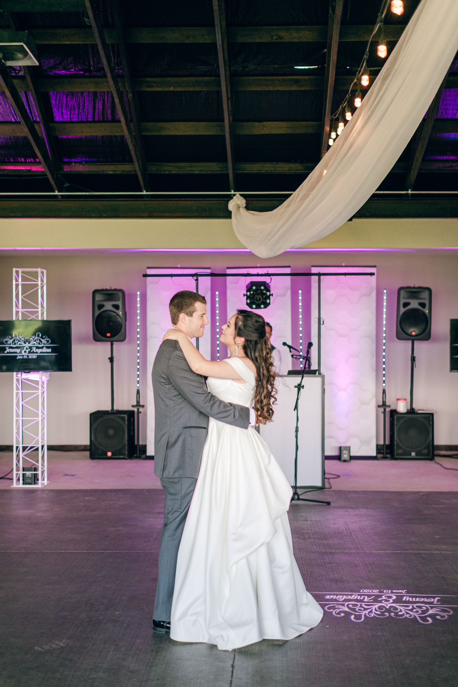 Wedding at Chateau Selah Venue in East Tennessee