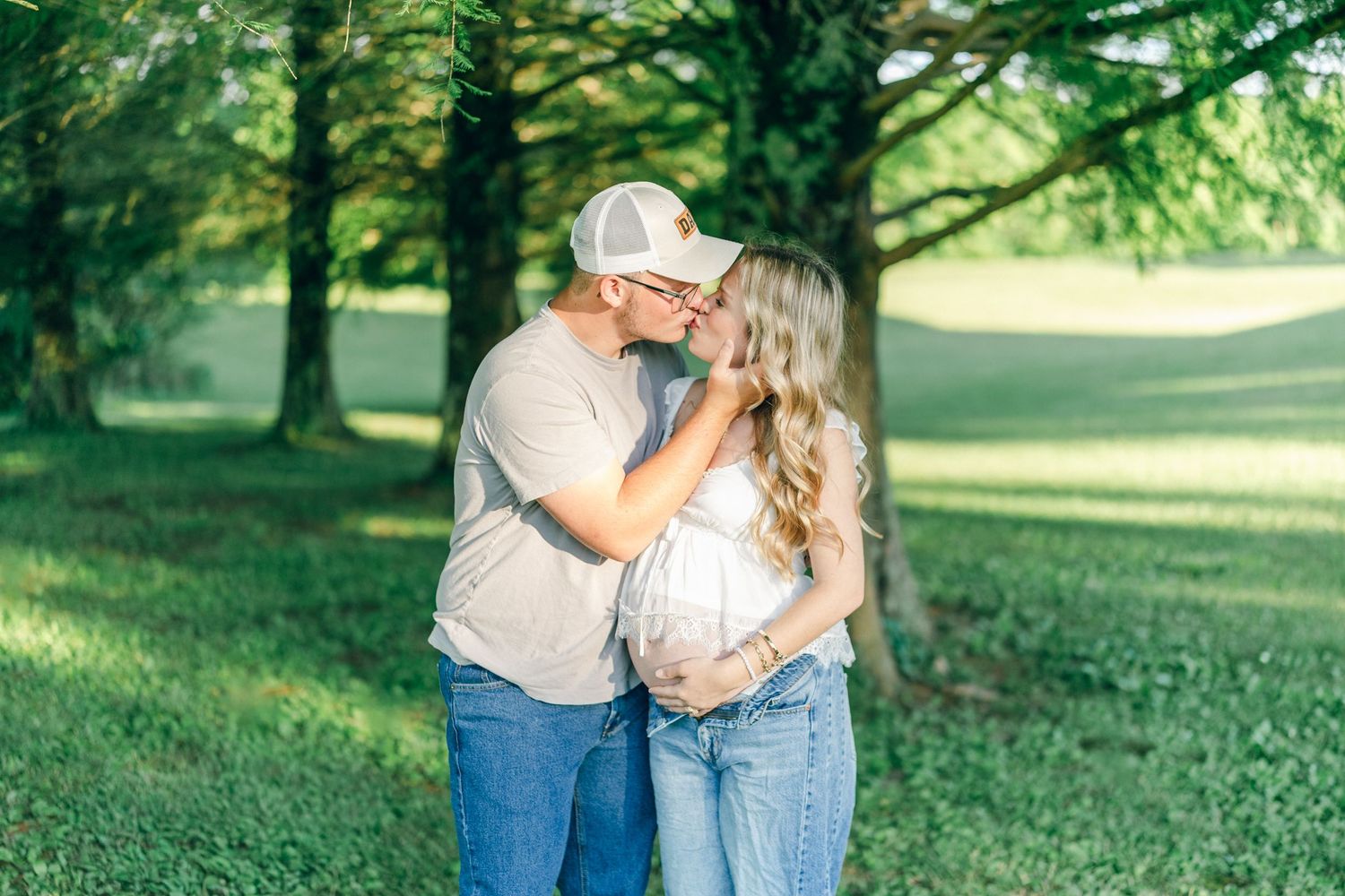 Documentary style wedding and family photographer in East Tennessee. Serving Johnson City, Kingsport, and Bristol, Tennessee.