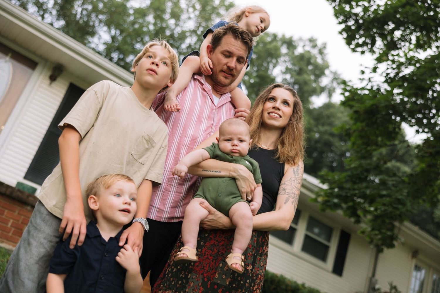 Documentary style wedding and family photographer in East Tennessee. Serving Johnson City, Kingsport, and Bristol, Tennessee.