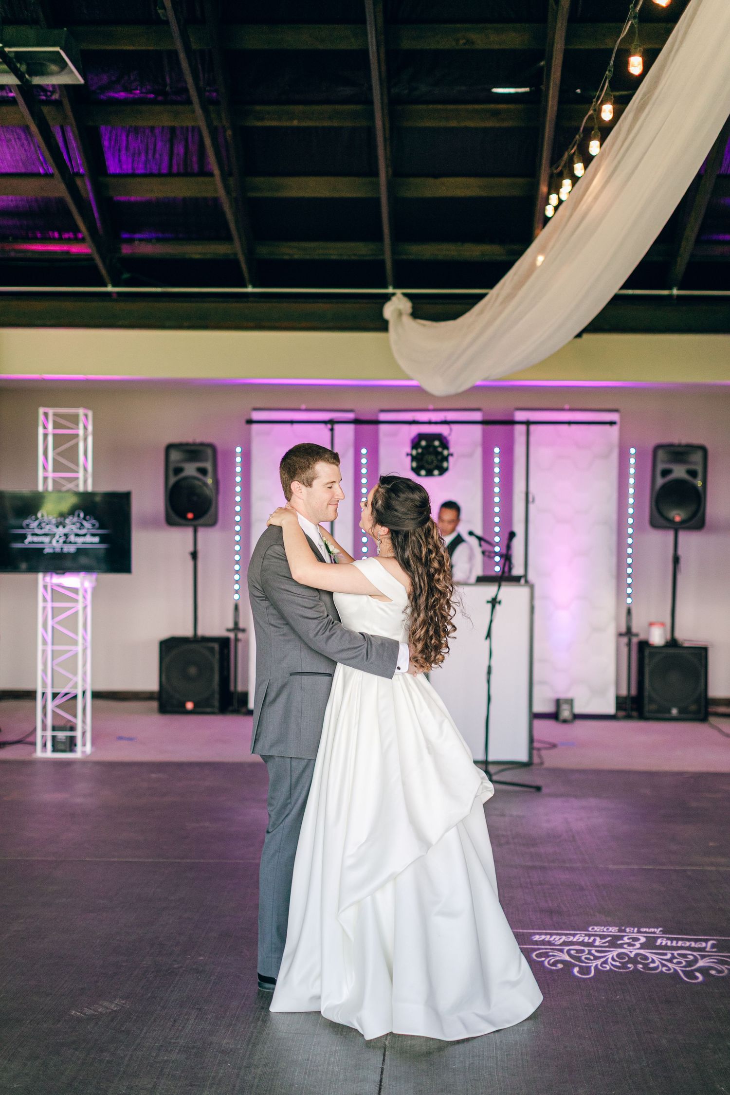 Wedding at Chateau Selah Venue in East Tennessee