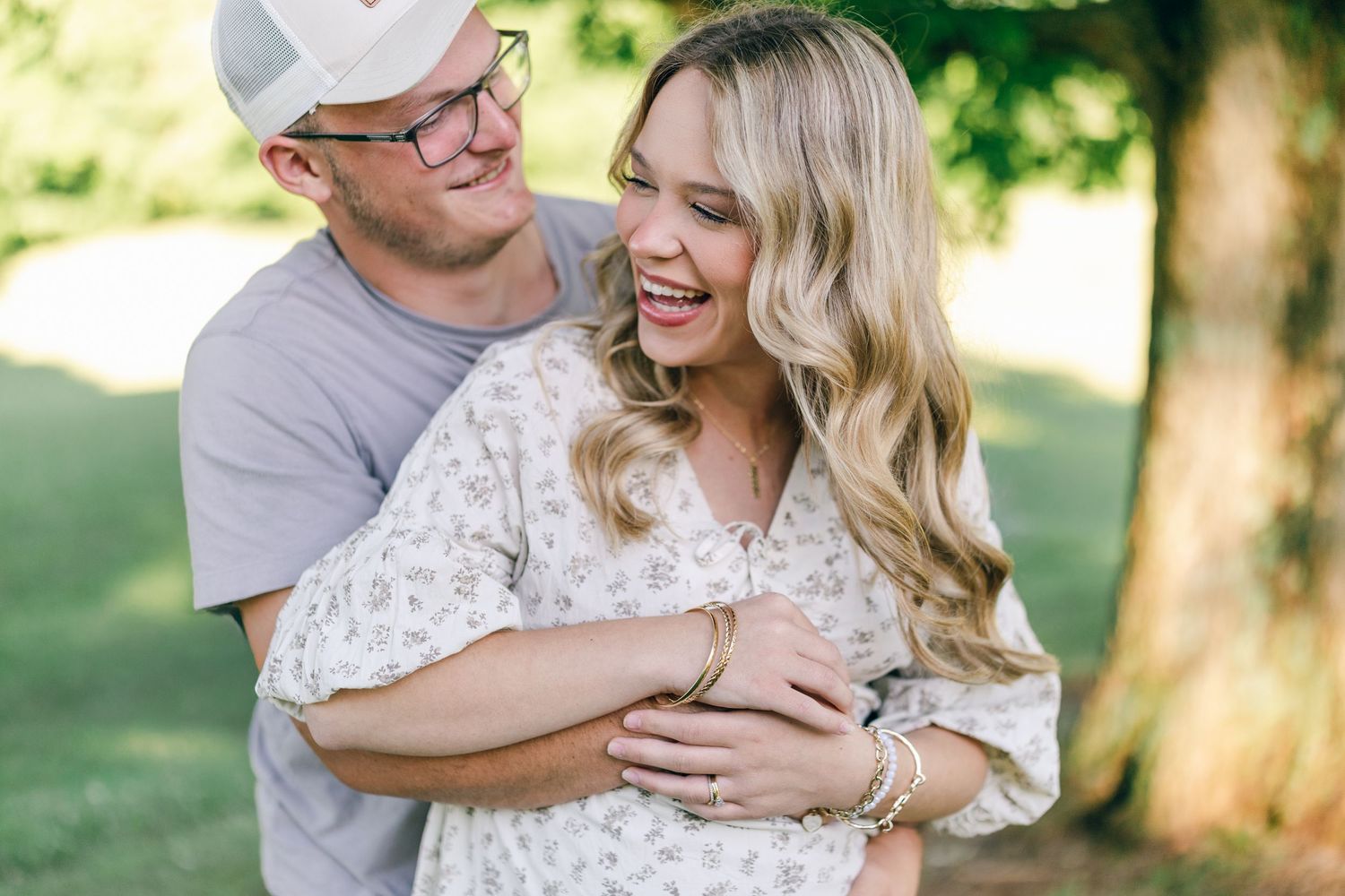 Documentary style wedding and family photographer in East Tennessee. Serving Johnson City, Kingsport, and Bristol, Tennessee.