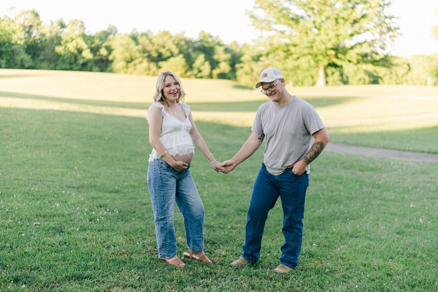 Documentary style wedding and family photographer in East Tennessee. Serving Johnson City, Kingsport, and Bristol, Tennessee.