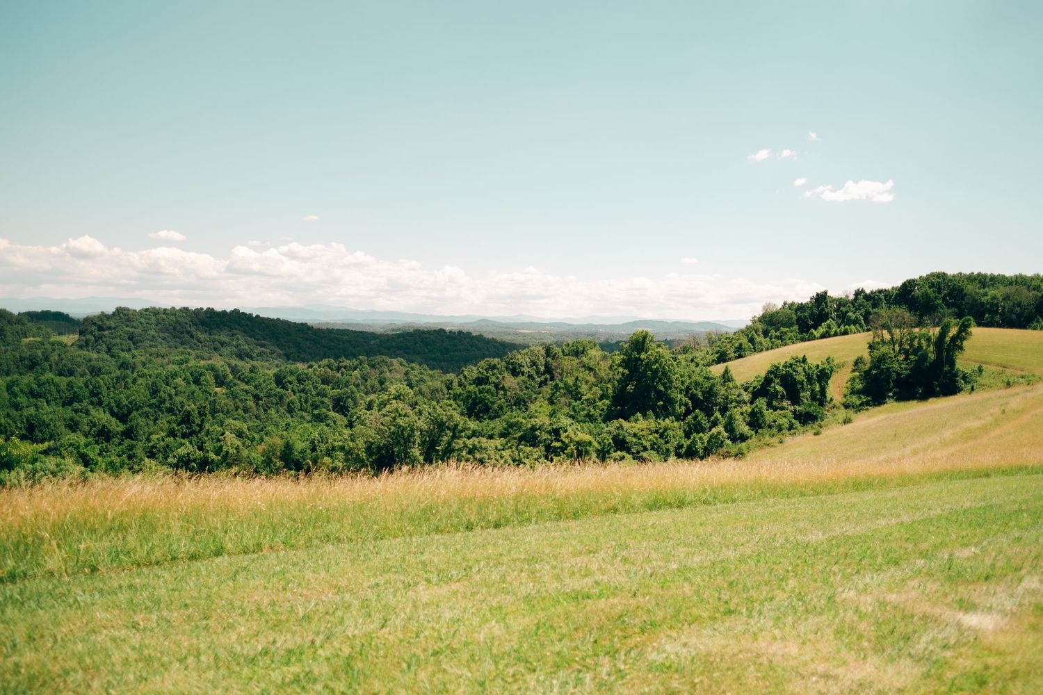 Mountain views at Chateau Selah wedding venue in Tennessee.