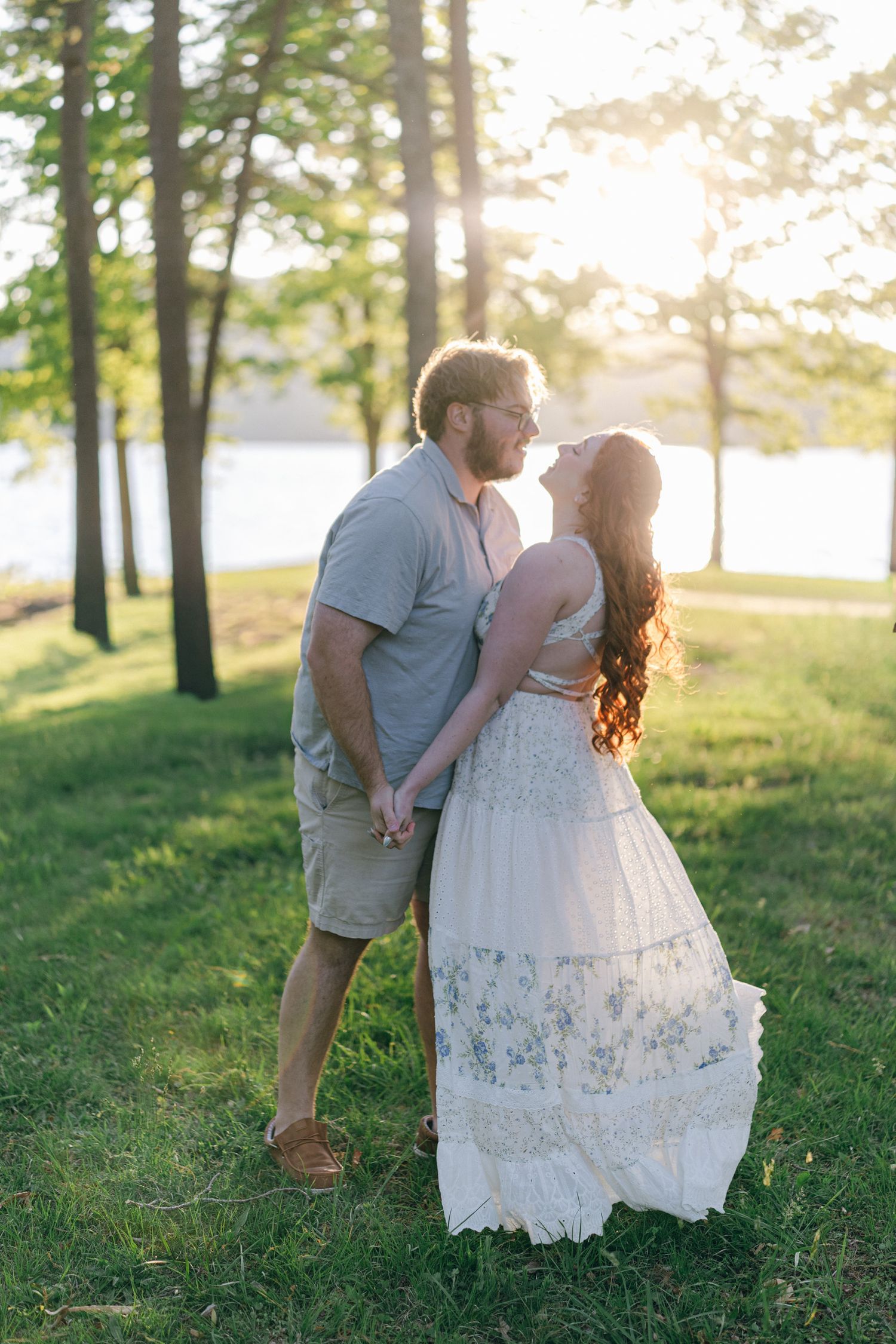 Documentary style wedding and family photographer in East Tennessee. Serving Johnson City, Kingsport, and Bristol, Tennessee.