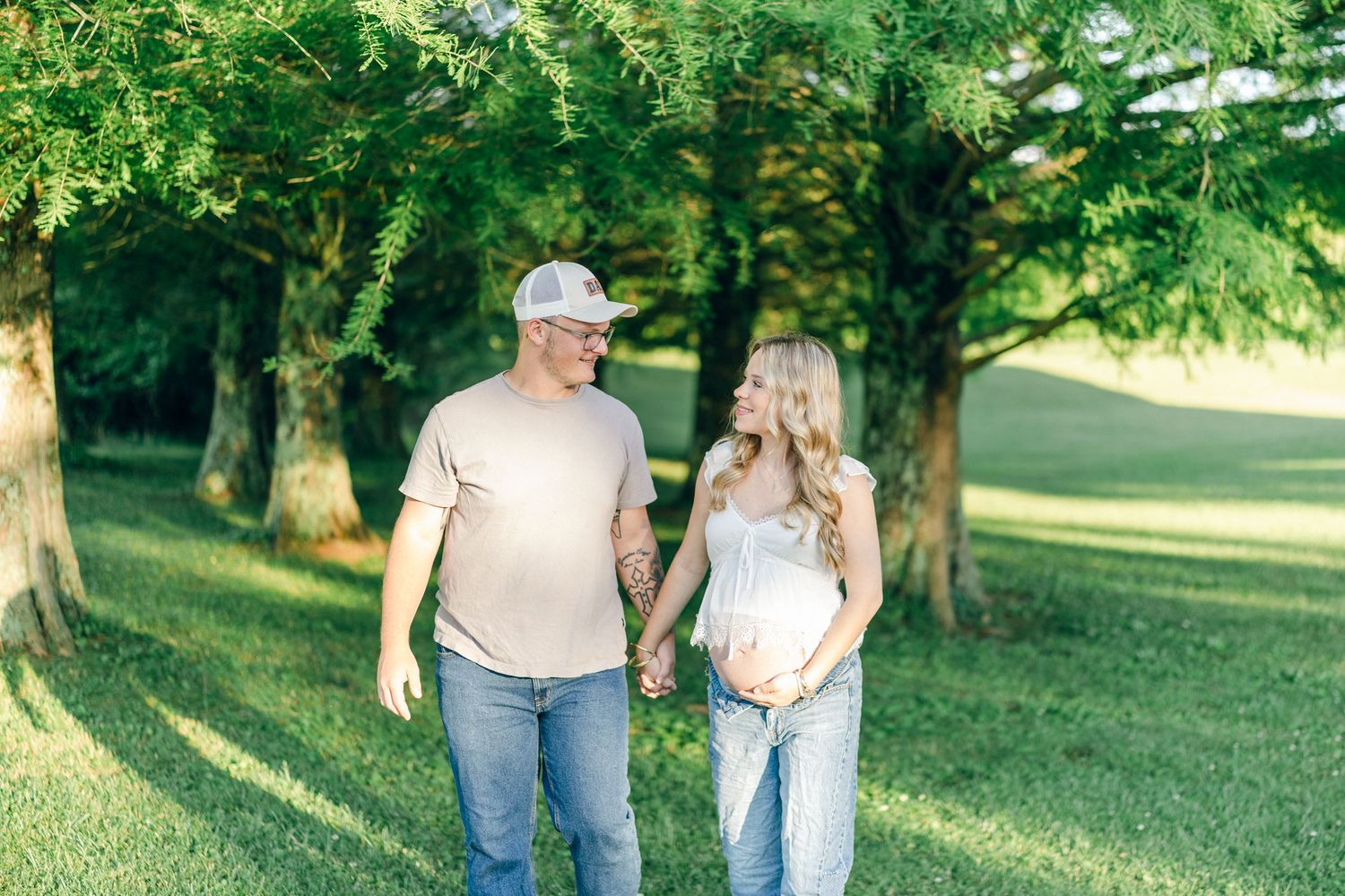 Documentary style wedding and family photographer in East Tennessee. Serving Johnson City, Kingsport, and Bristol, Tennessee.