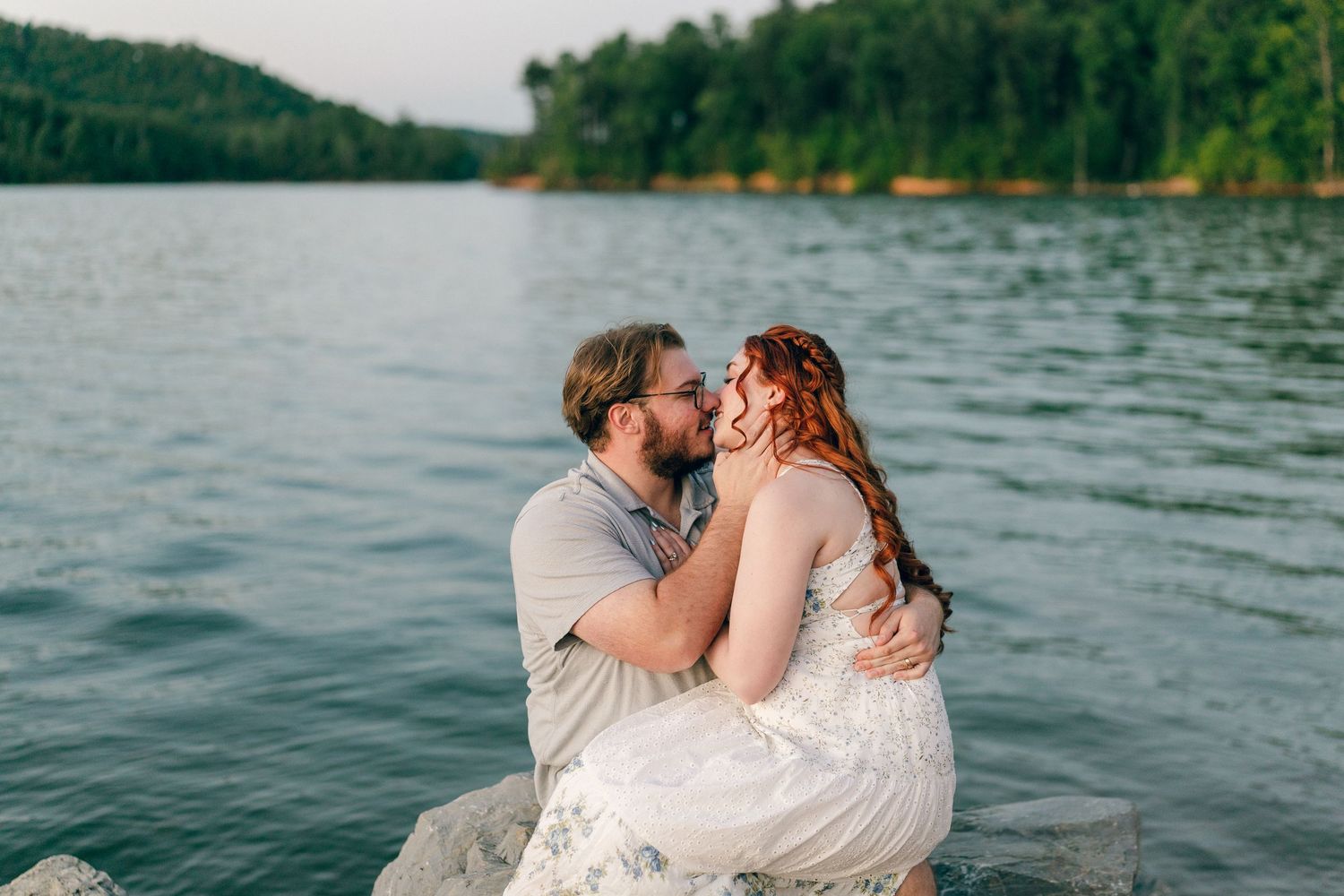 Documentary style wedding and family photographer in East Tennessee. Serving Johnson City, Kingsport, and Bristol, Tennessee.