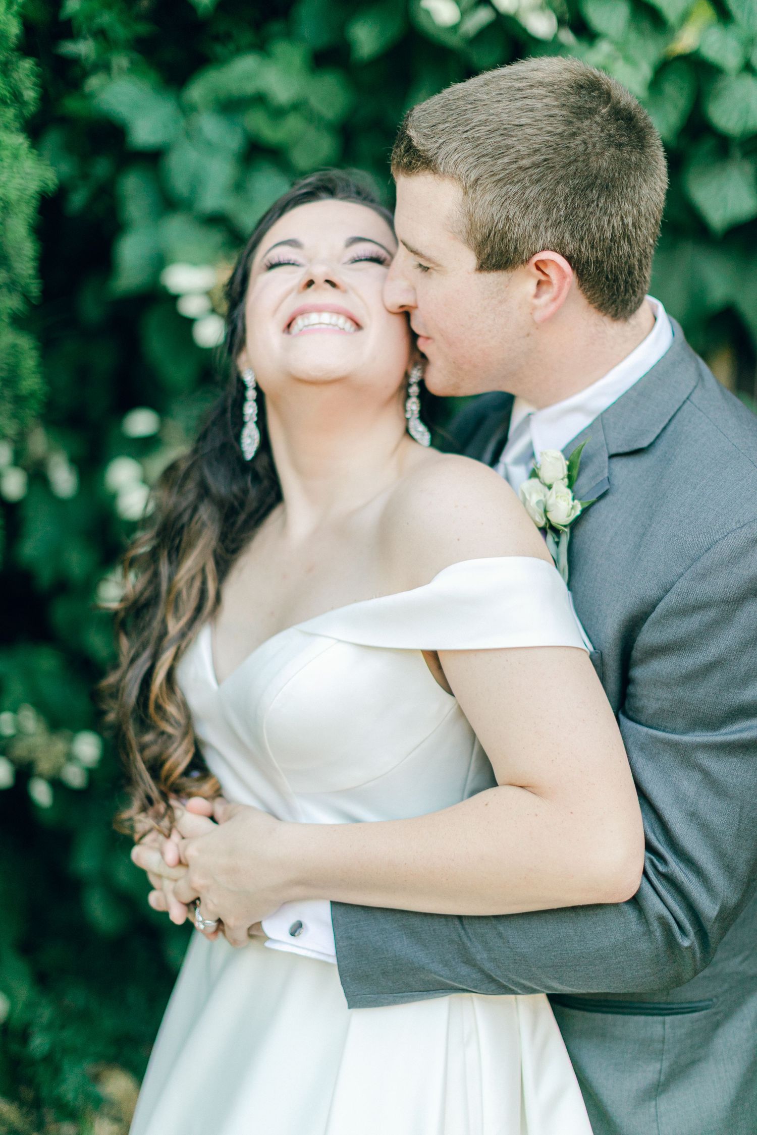 Bride and groom posing for a portrait at Chateau Selah wedding in Tennessee.