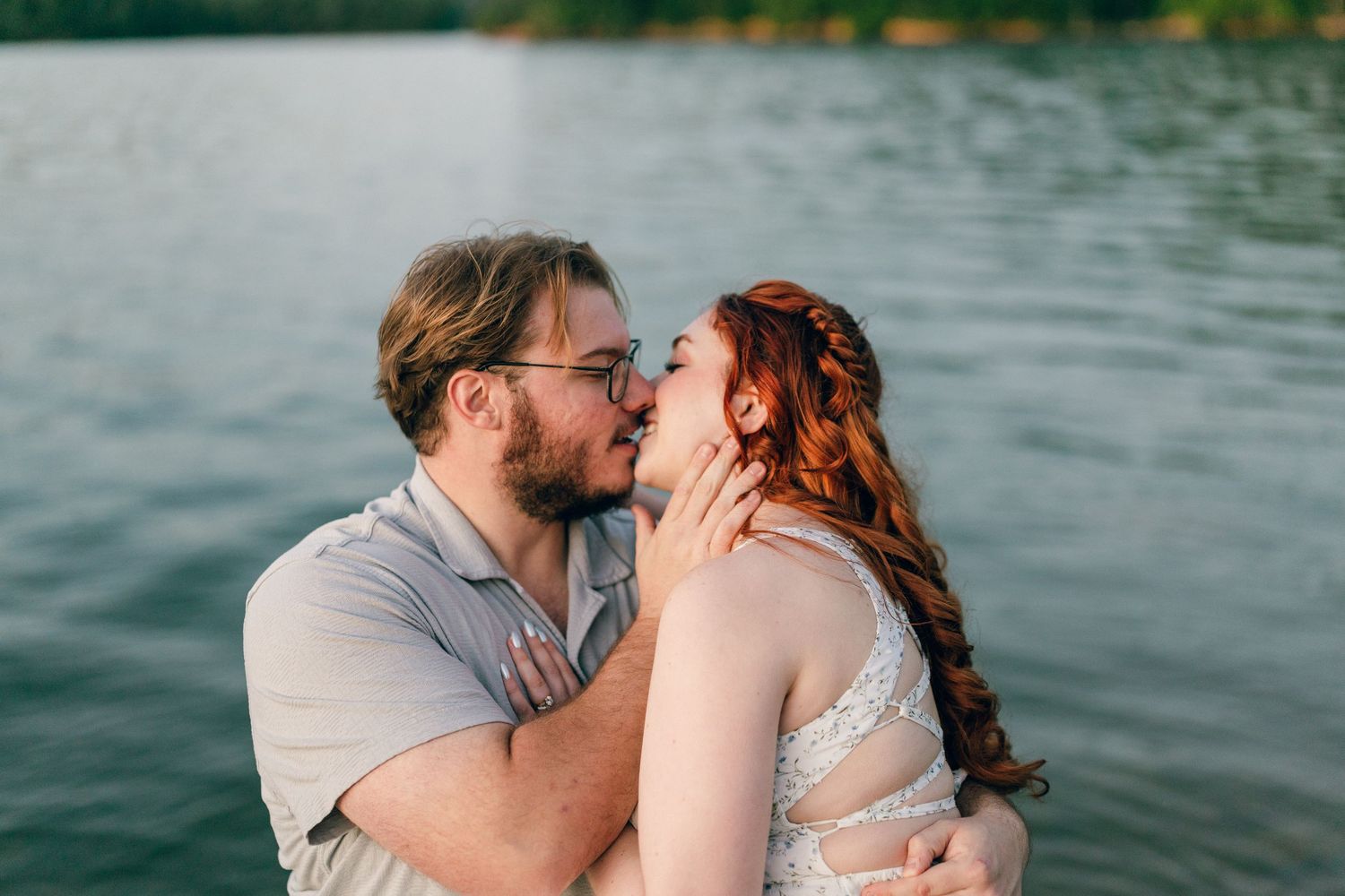 Documentary style wedding and family photographer in East Tennessee. Serving Johnson City, Kingsport, and Bristol, Tennessee.