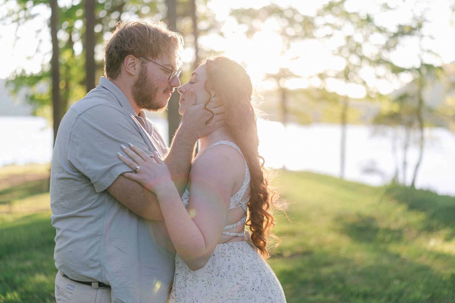 Documentary style wedding and family photographer in East Tennessee. Serving Johnson City, Kingsport, and Bristol, Tennessee.