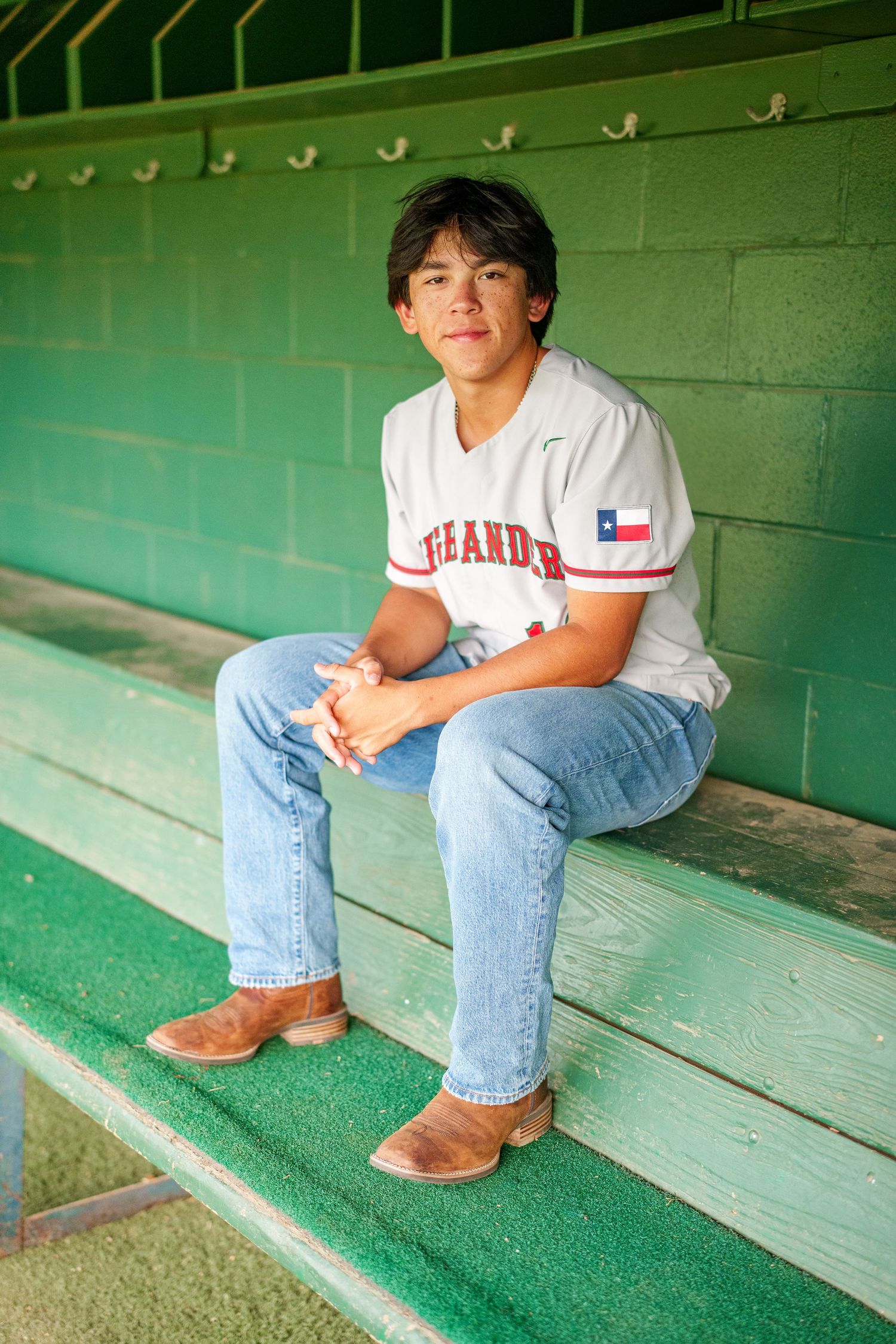 the woodlands senior photographer.  Baseball field and dugout images.  senior photos in the woodlands baseball.
