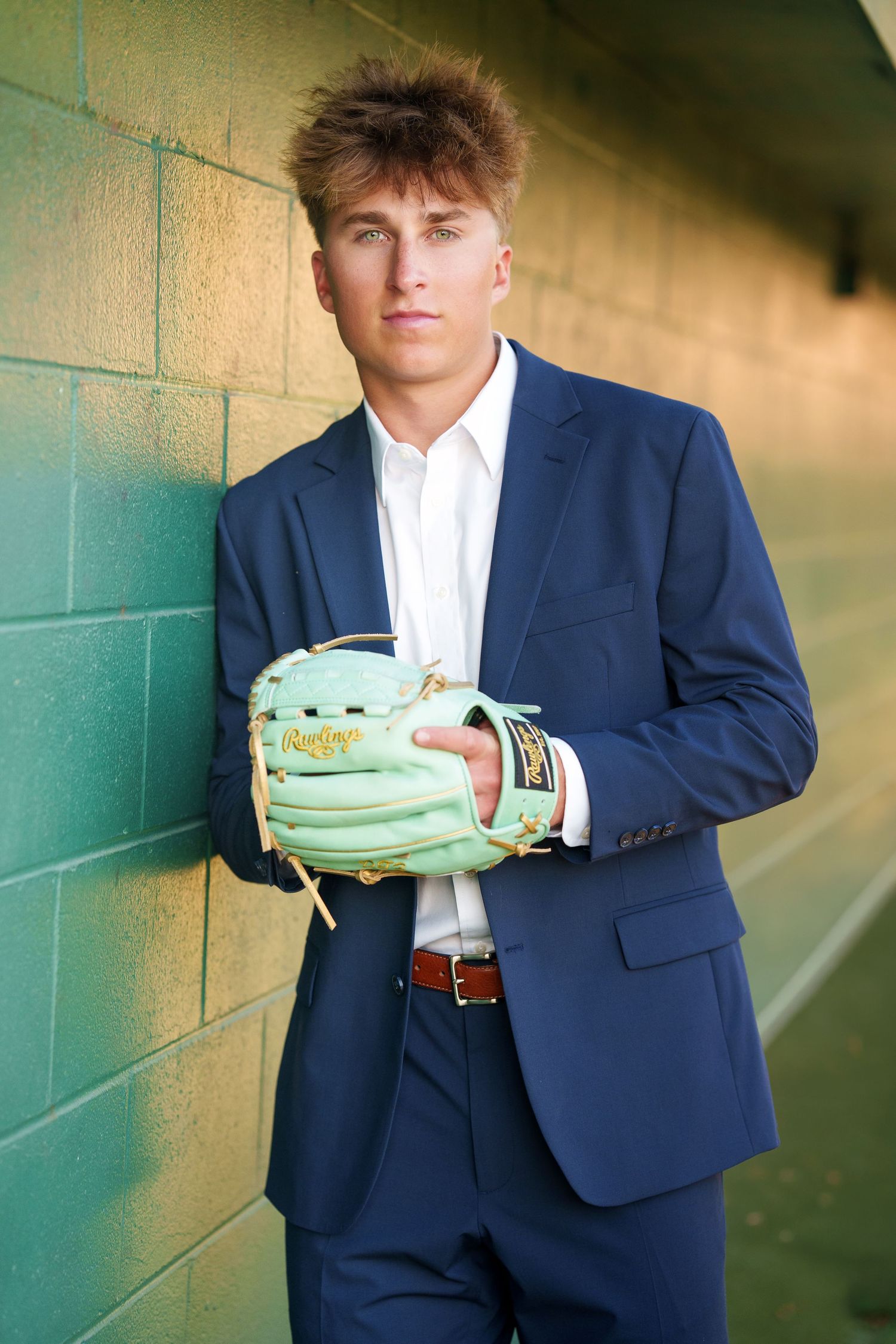 the woodlands senior photographer.  Baseball field images.  senior photos in the woodlands baseball.  pitcher senior photos.  dugout
