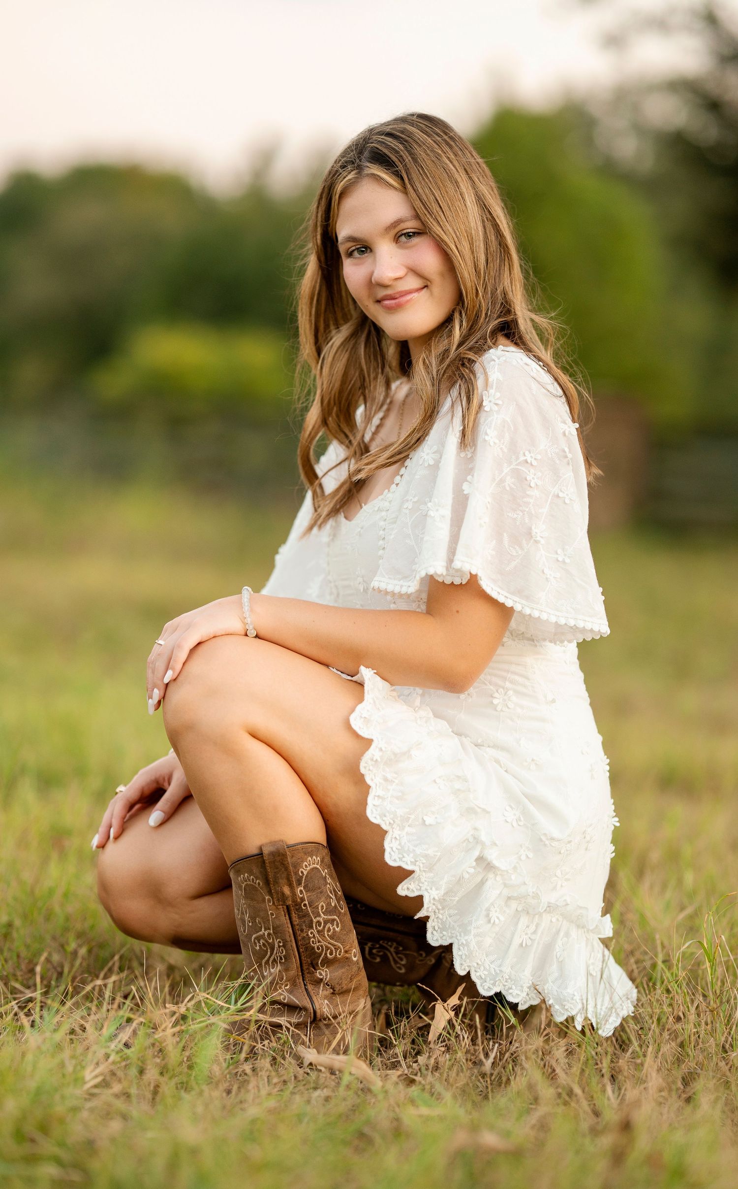 Houston senior girl in a field