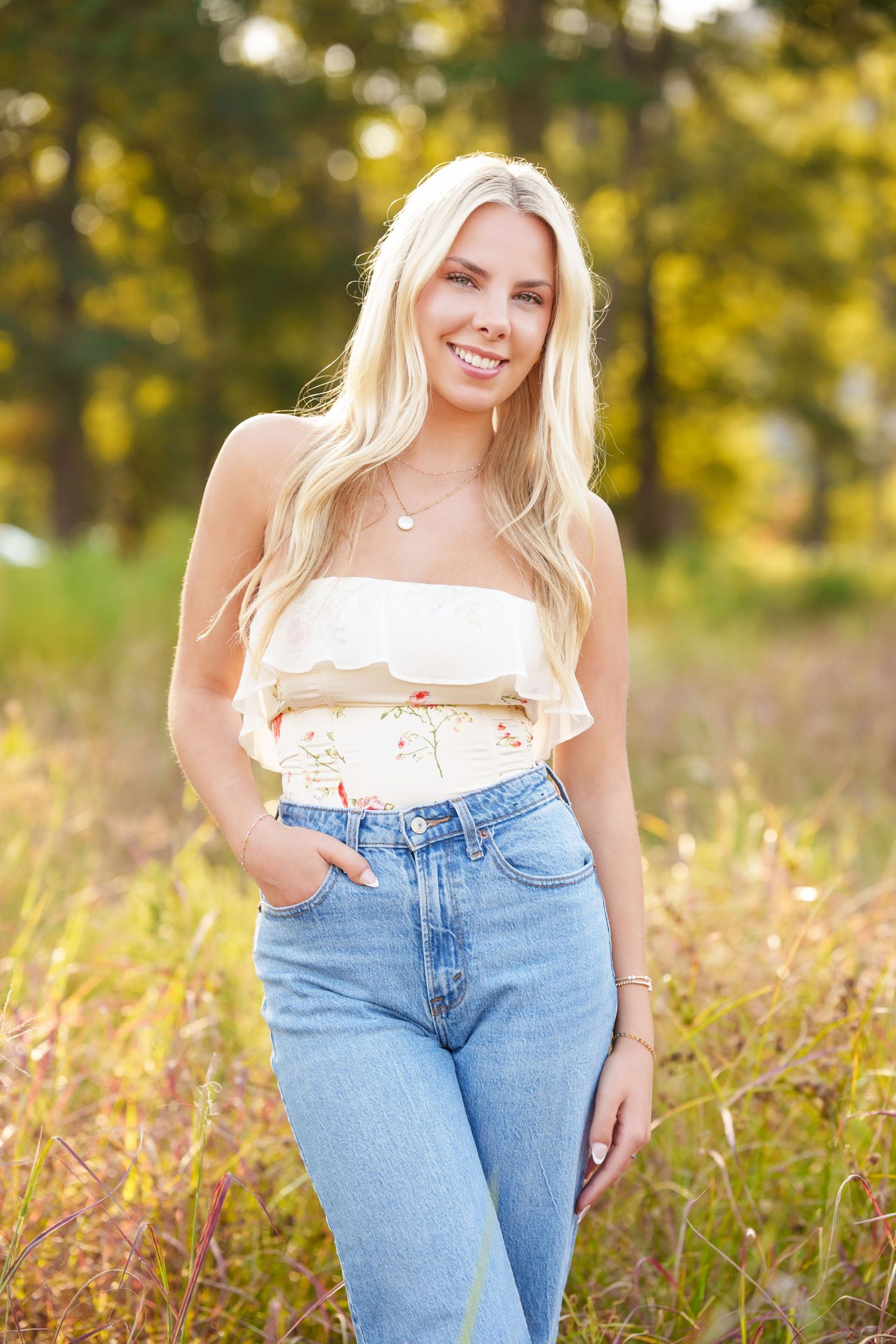 Senior photographer in the woodlands.  senior girls.  senior photos in the woodlands, tomball, conroe, spring, humble