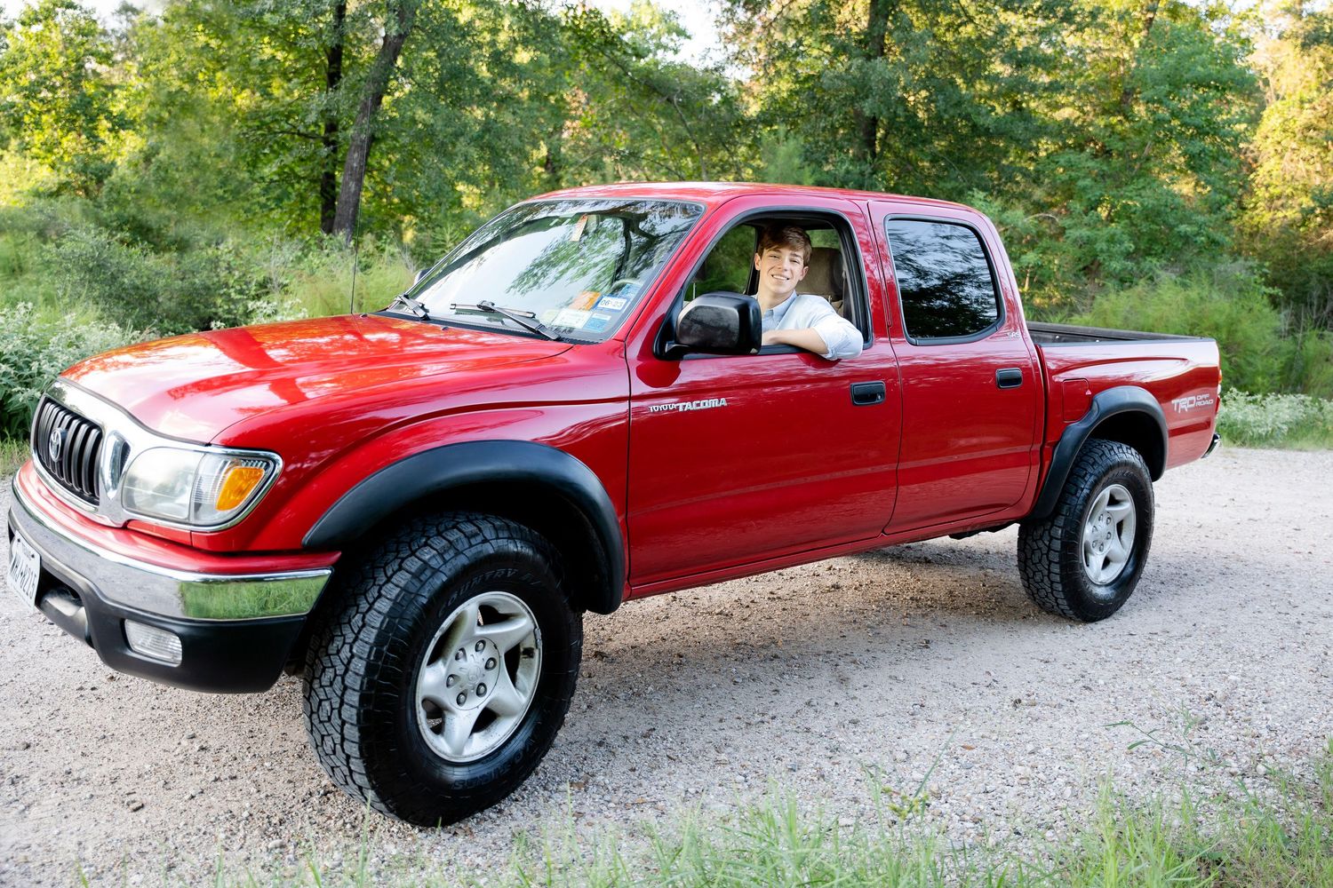 The Woodlands Senior Photographer.  Senior guy photos in the Woodlands.  SEnior photos with a truck