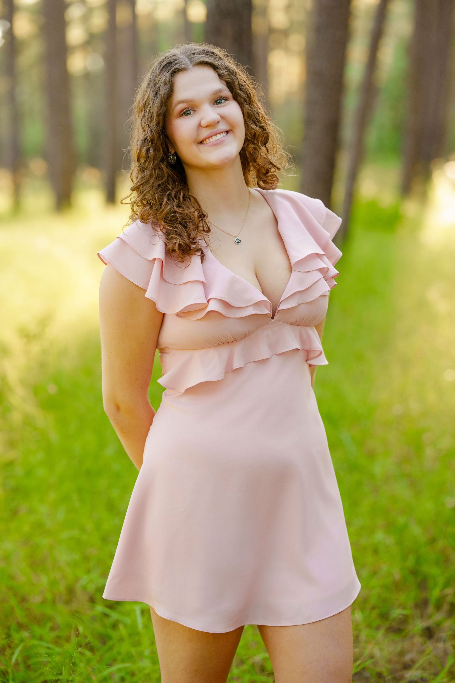 Senior photographer in the woodlands.  senior girls.  senior photos in the woodlands, tomball, conroe, spring, humble.  woods, nature,