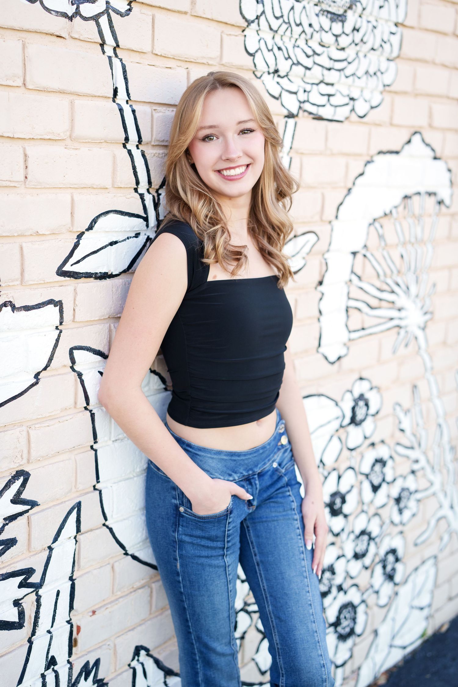 senior urban graffiti wall photos. the woodlands senior photographer