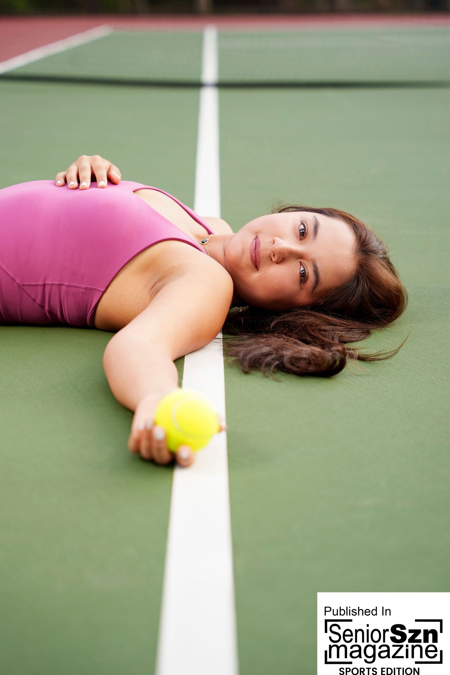 The Woodlands Senior pictures for a girl on a tennis court