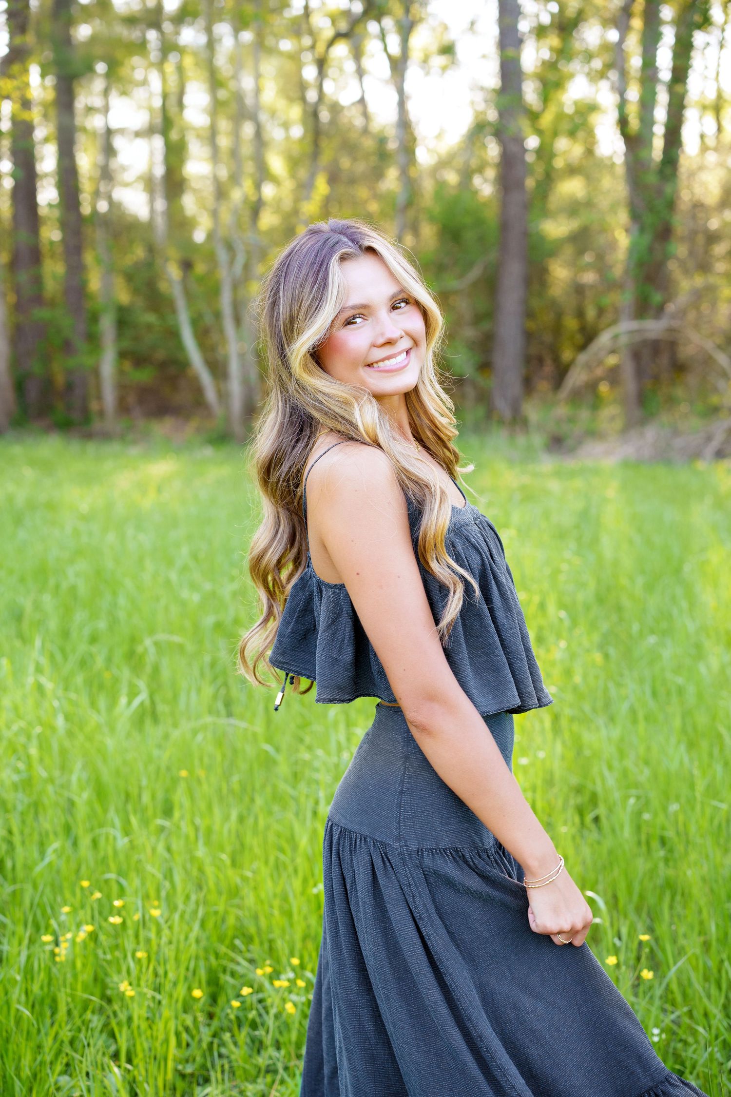 Senior photographer in the woodlands.  senior girls.  senior photos in the woodlands, tomball, conroe, spring, humble
