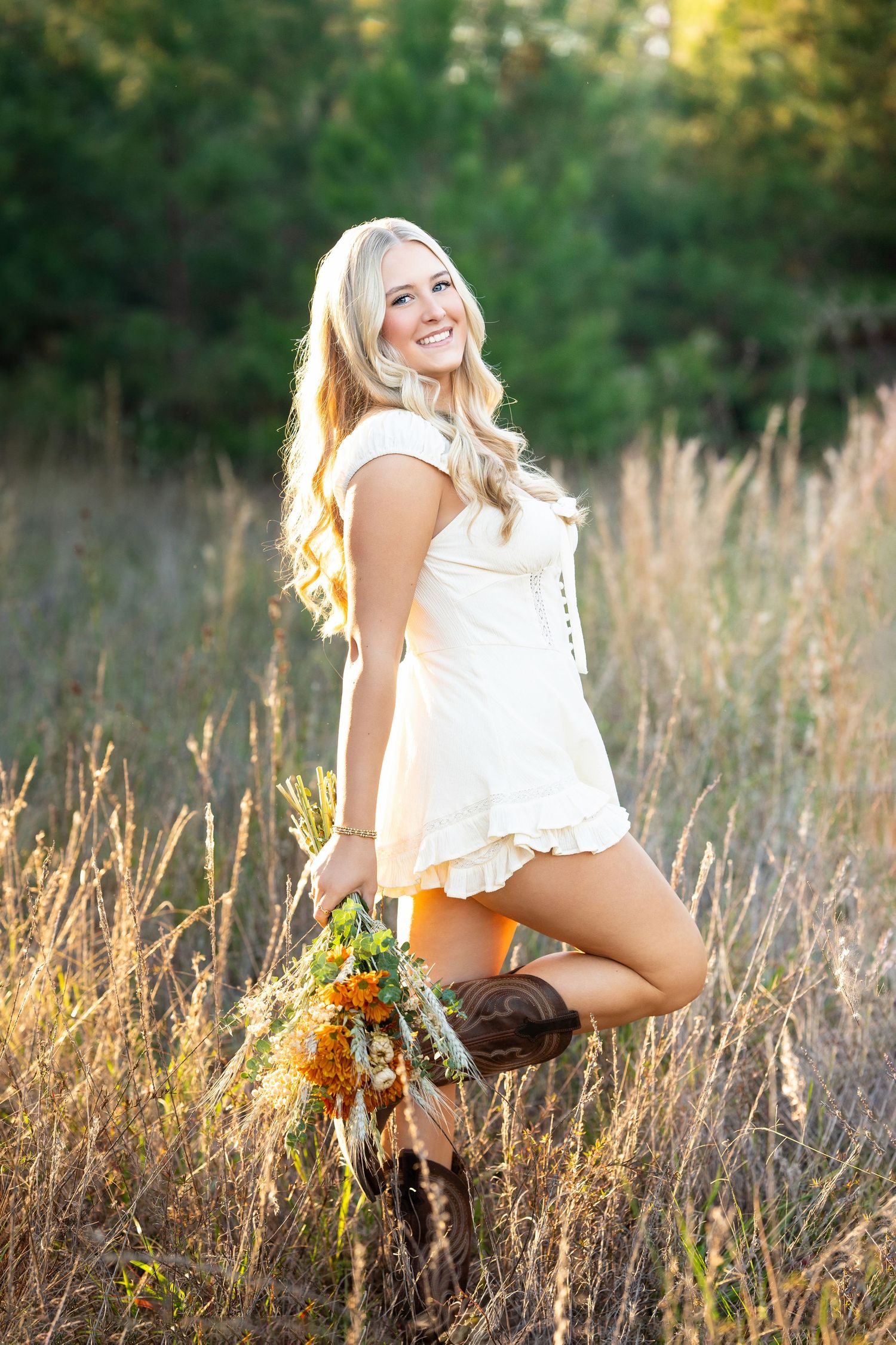 senior girl in a fall field