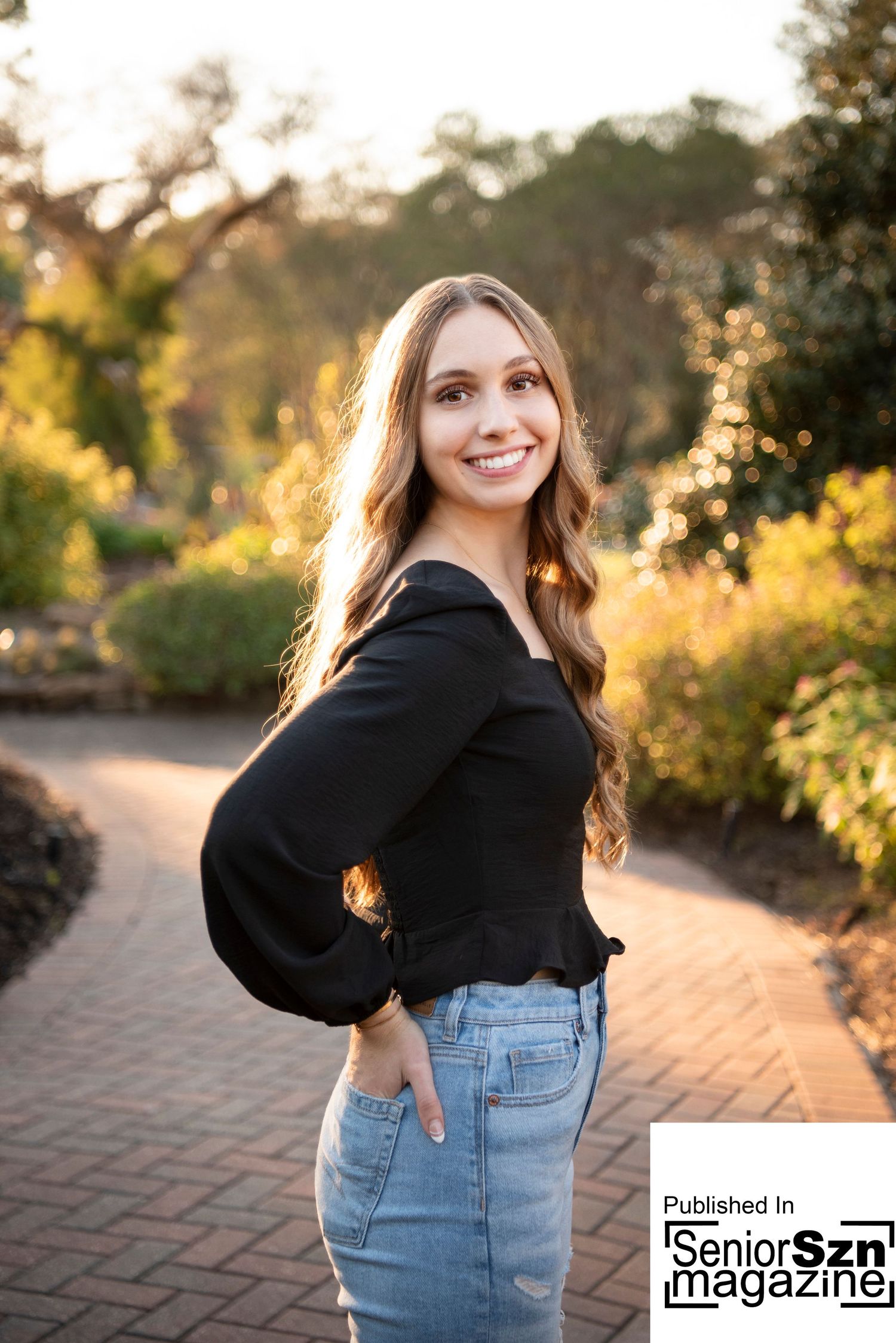 The Woodlands senior photography for girls.