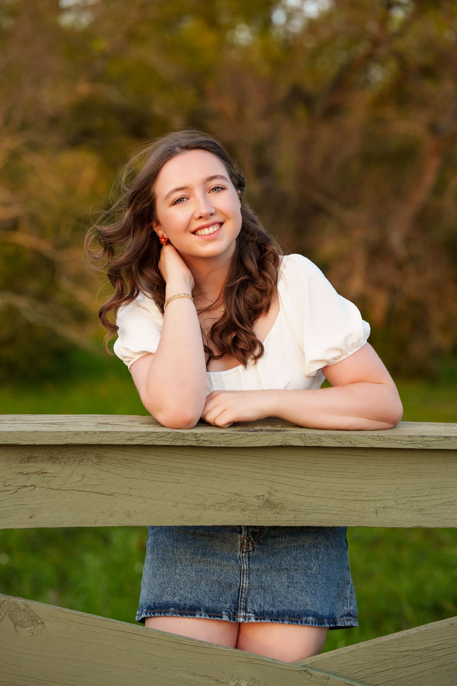 farm senior photos in the woodlands