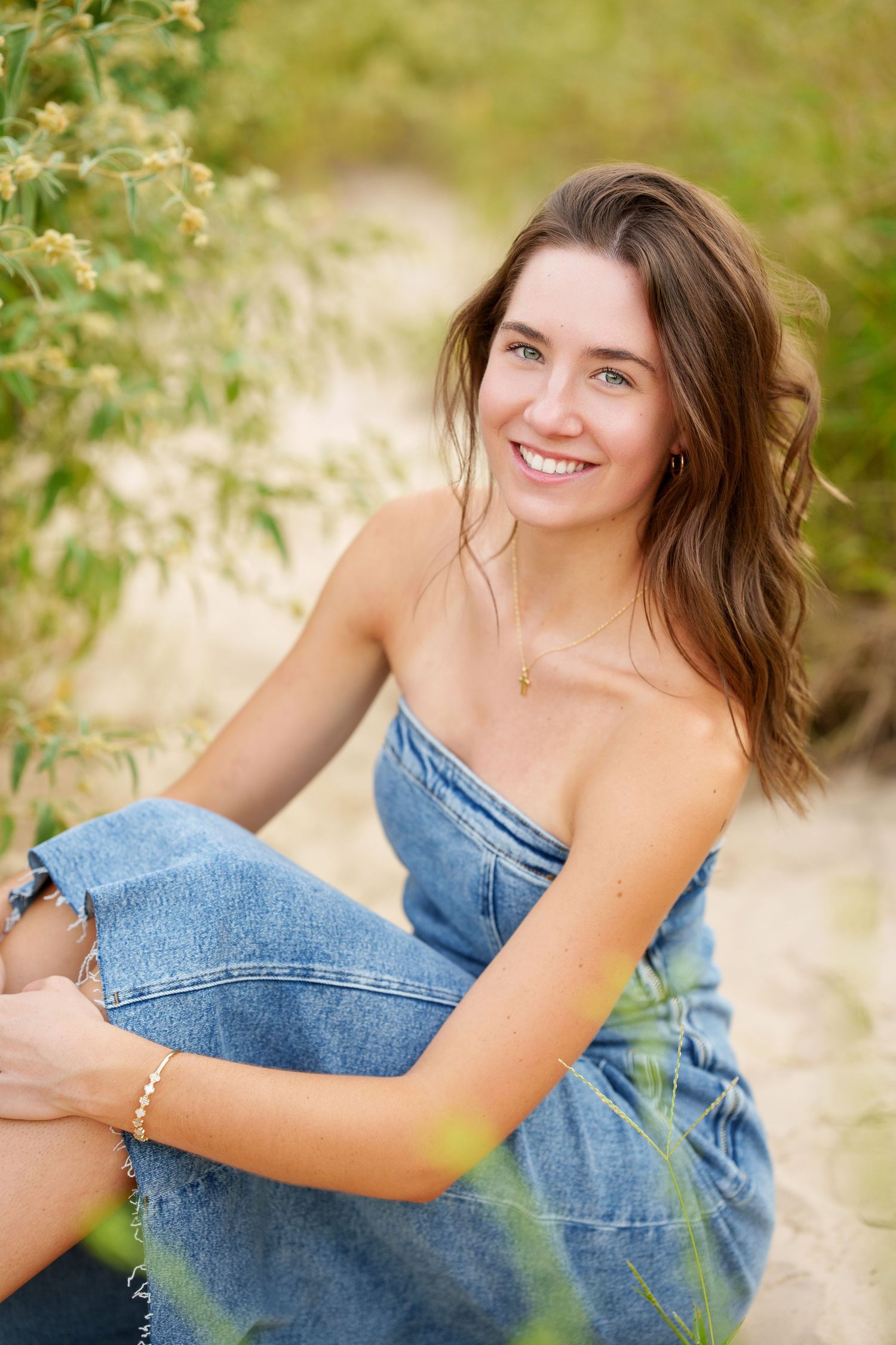 The Woodlands senior photographer.  natural senior photos.