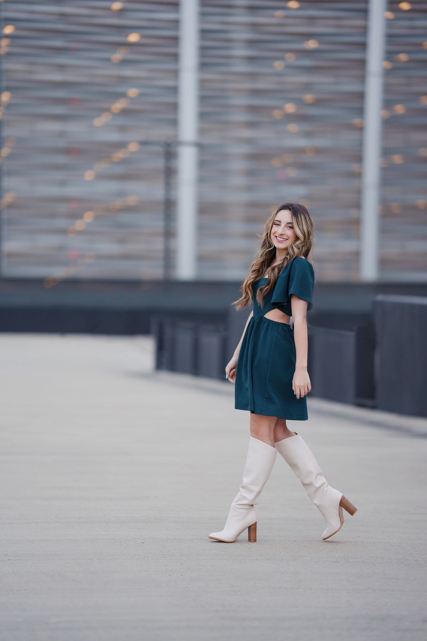 rooftop urban senior photos.  The woodlands senior photos with girls in an urban setting.  City photos.  Houston , Conroe, Spring