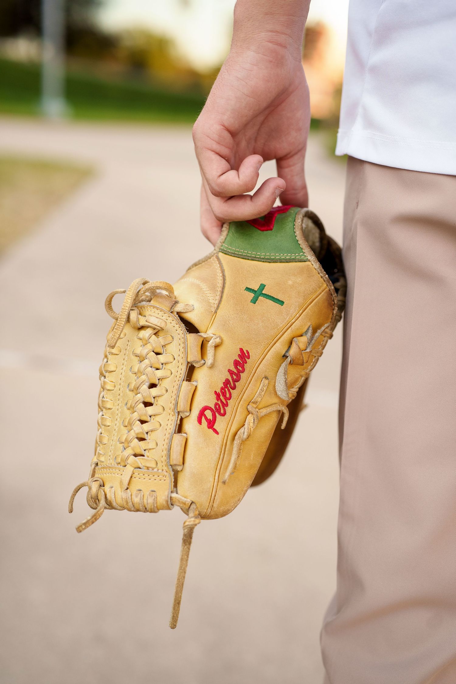 the woodlands senior photographer.  senior baseball photos in the woodlands.  senior baseball photos