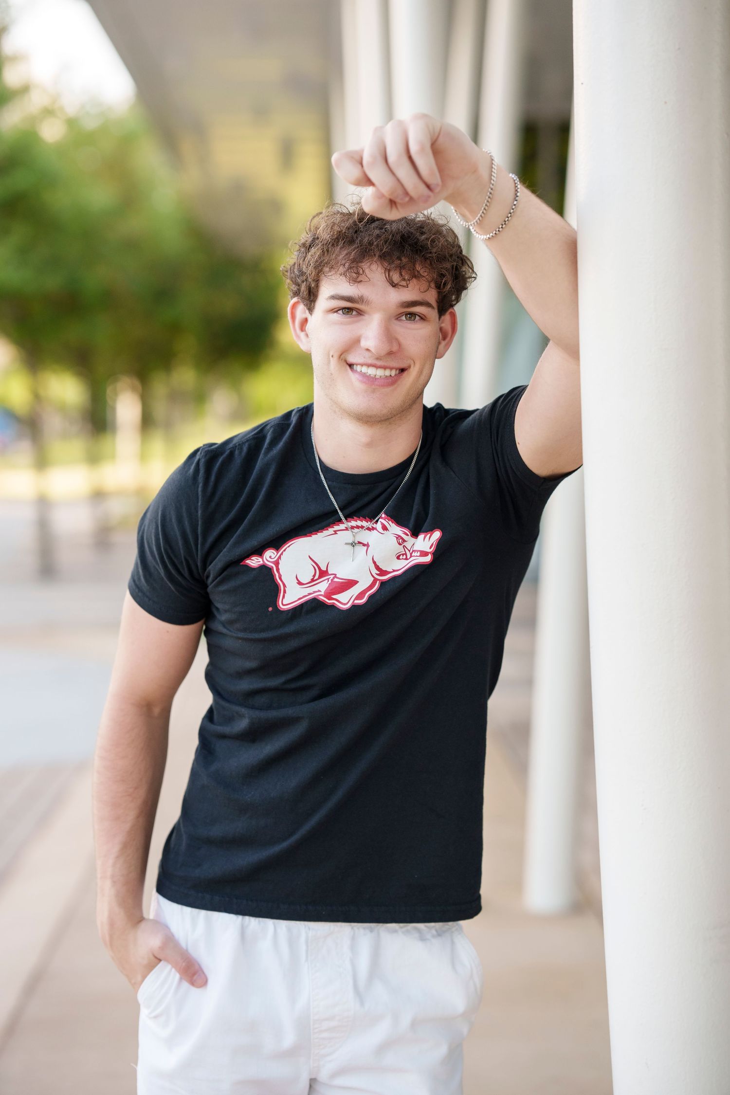 urban senior style.  woodlands senior photos, guy senior photographer in the woodlands