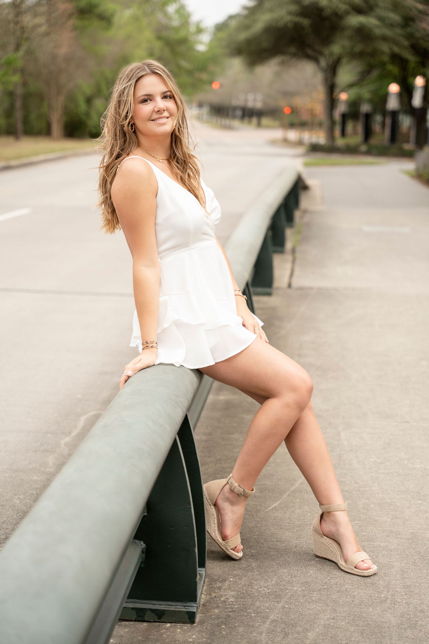 Senior photographer in the woodlands.  senior girls.  senior photos in the woodlands, tomball, conroe, spring, humble