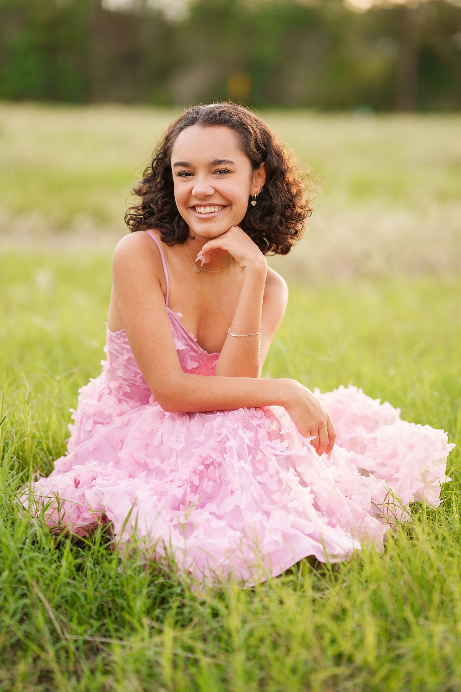 senior girl in a field
