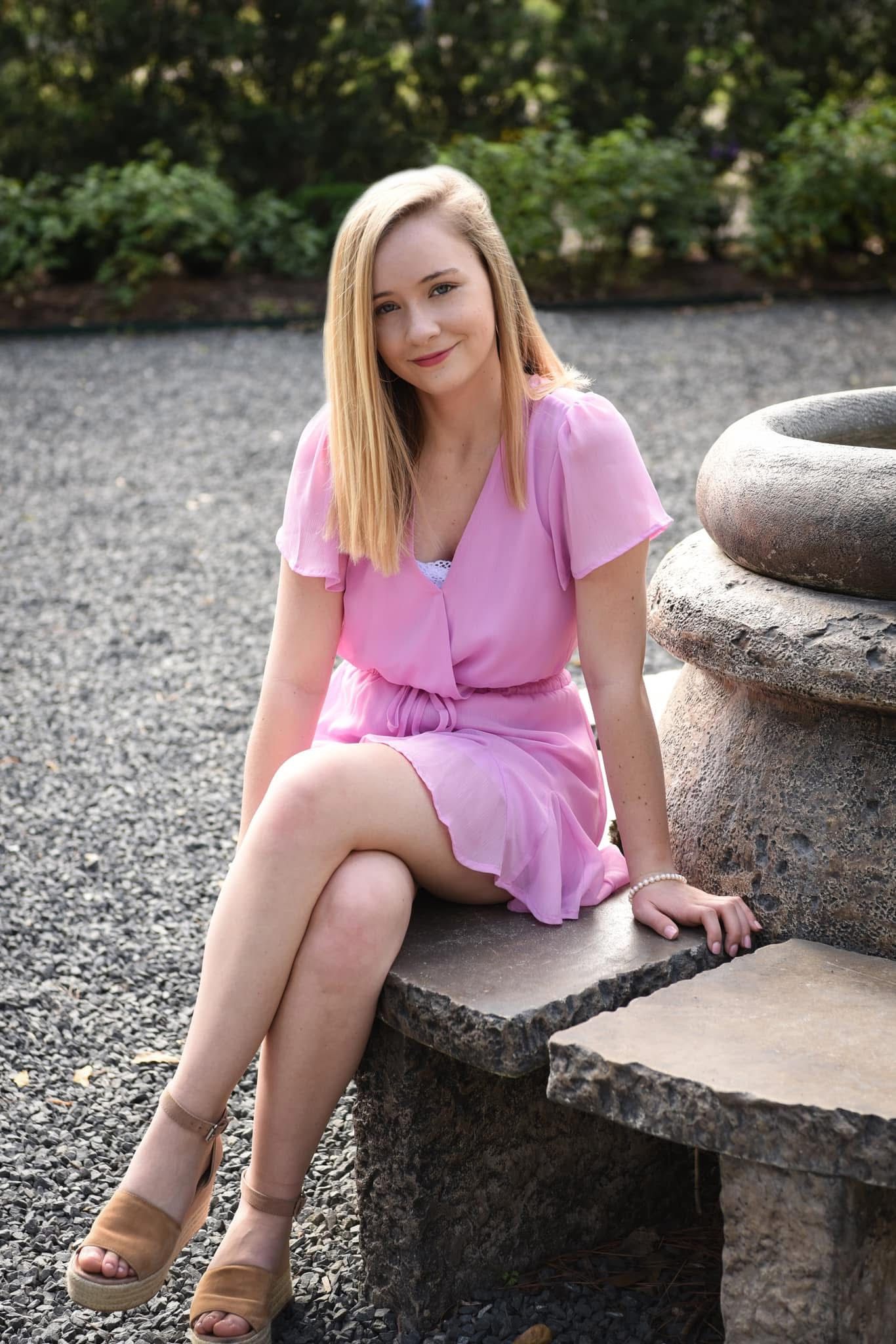 garden vibe senior photos