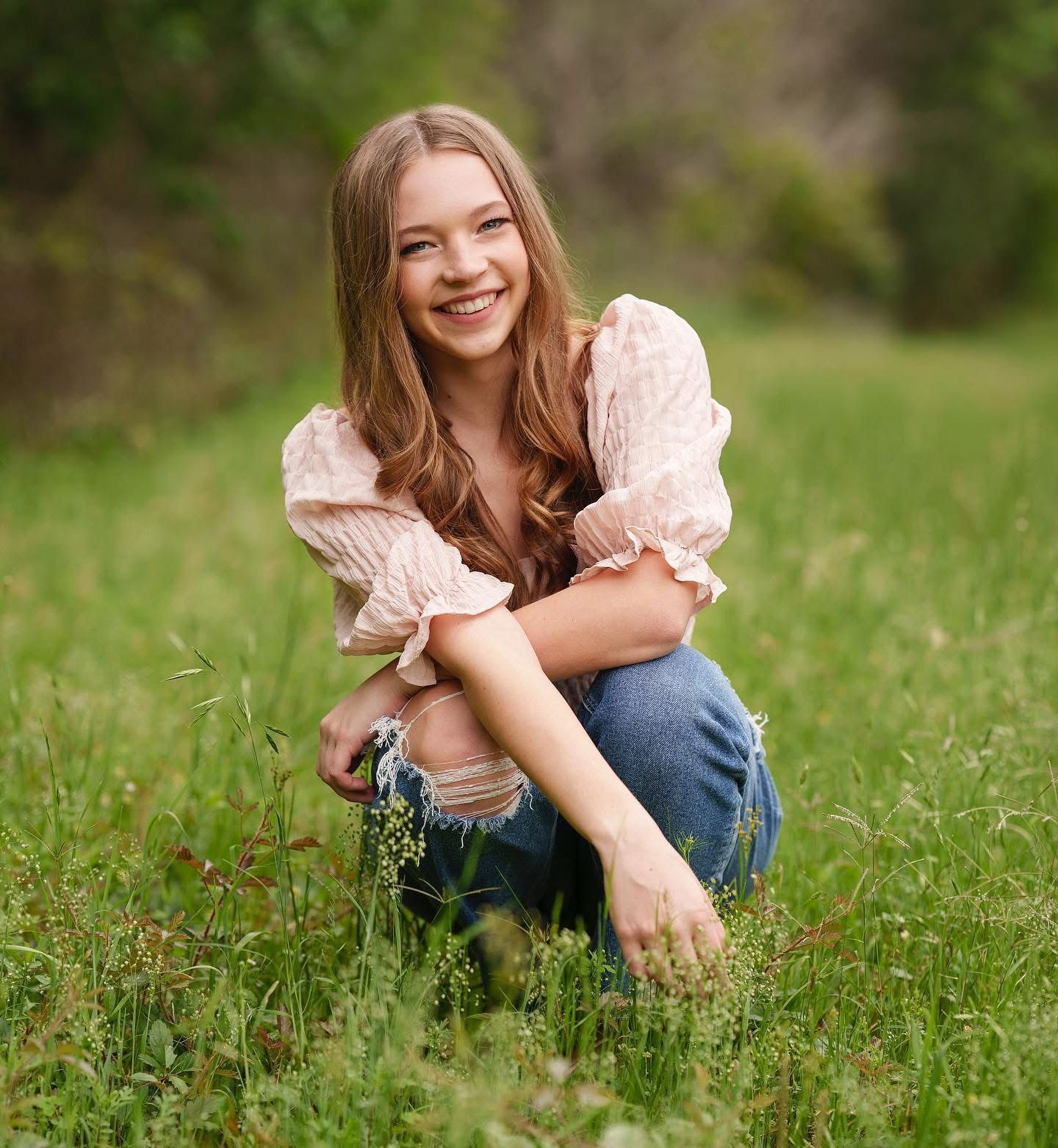 outdoor, nature senior girl photos in spring, Texas.