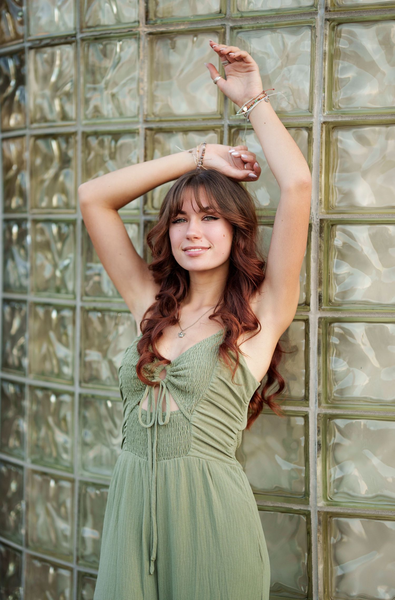 The Woodlands senior photographer.  Best photographer in the woodlands.  Senior girl posing