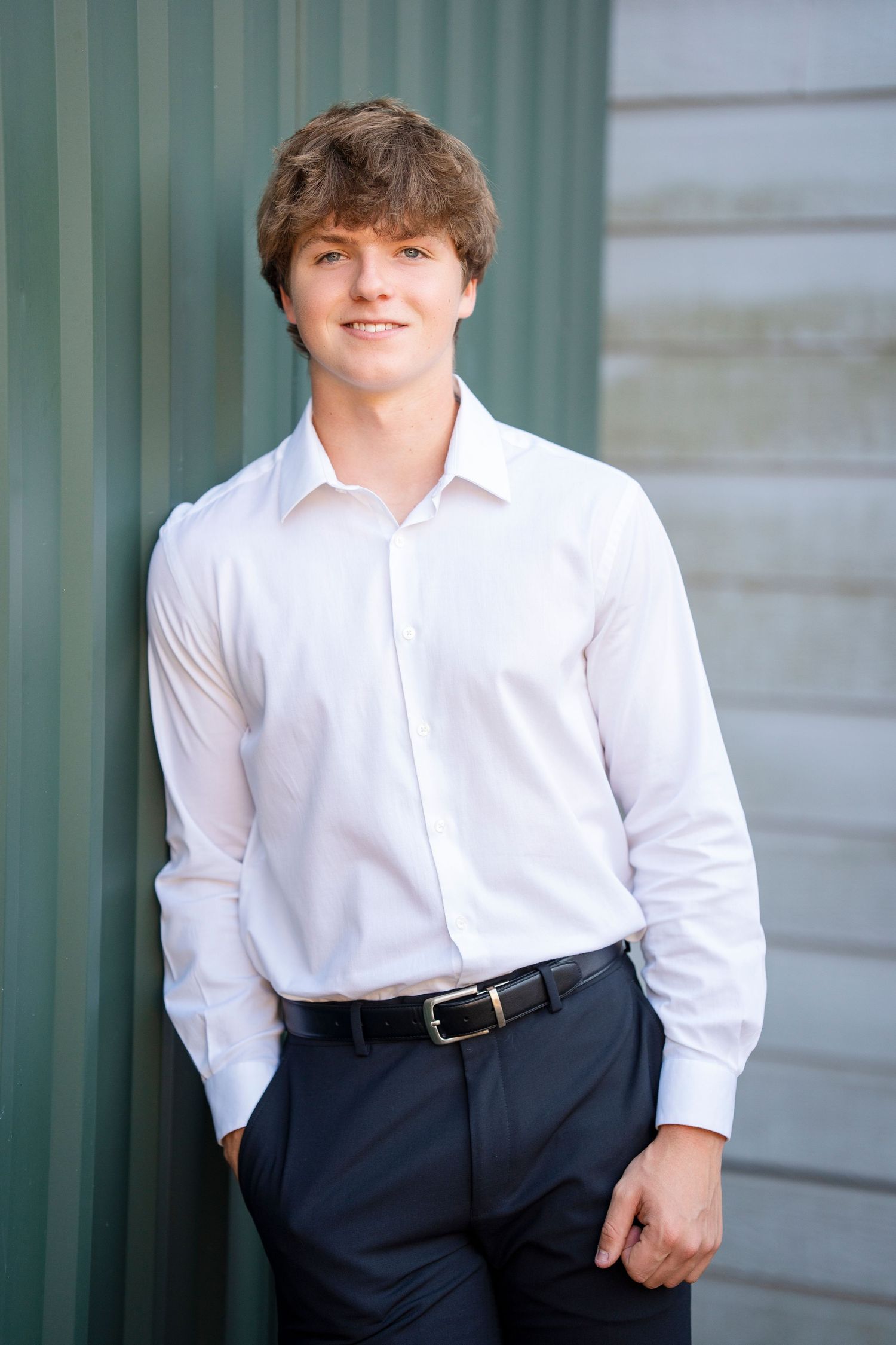 senior guy photos in the woodlands