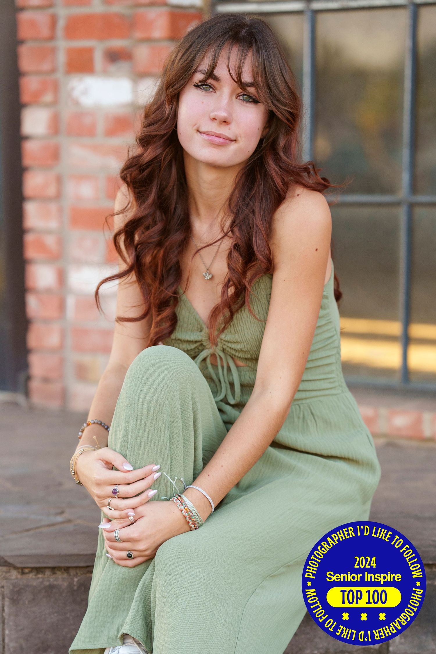 Senior photographer in the Woodlands .  Urban senior girl photo session.   Senior Pictures.