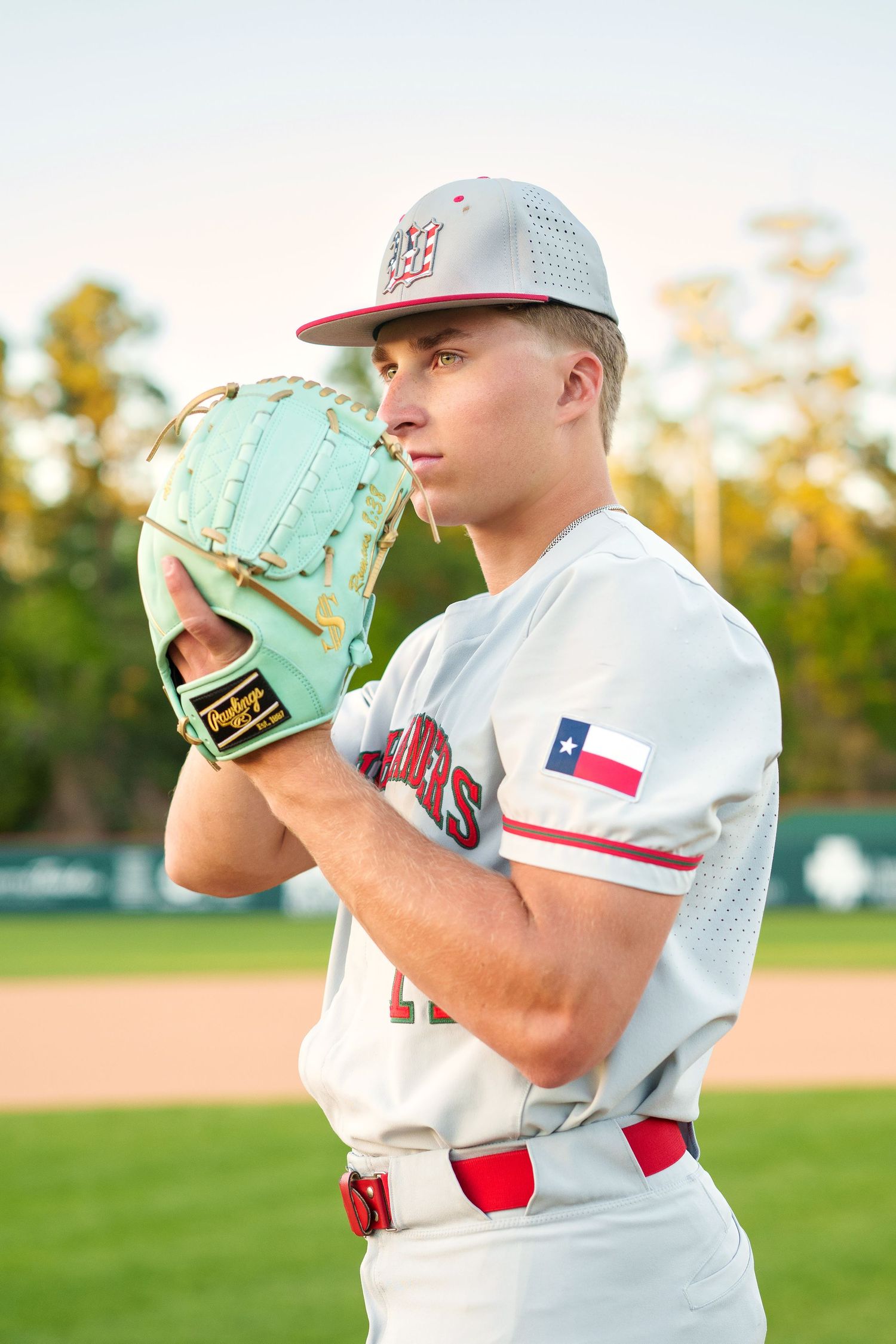 senior baseball photos in the woodlands