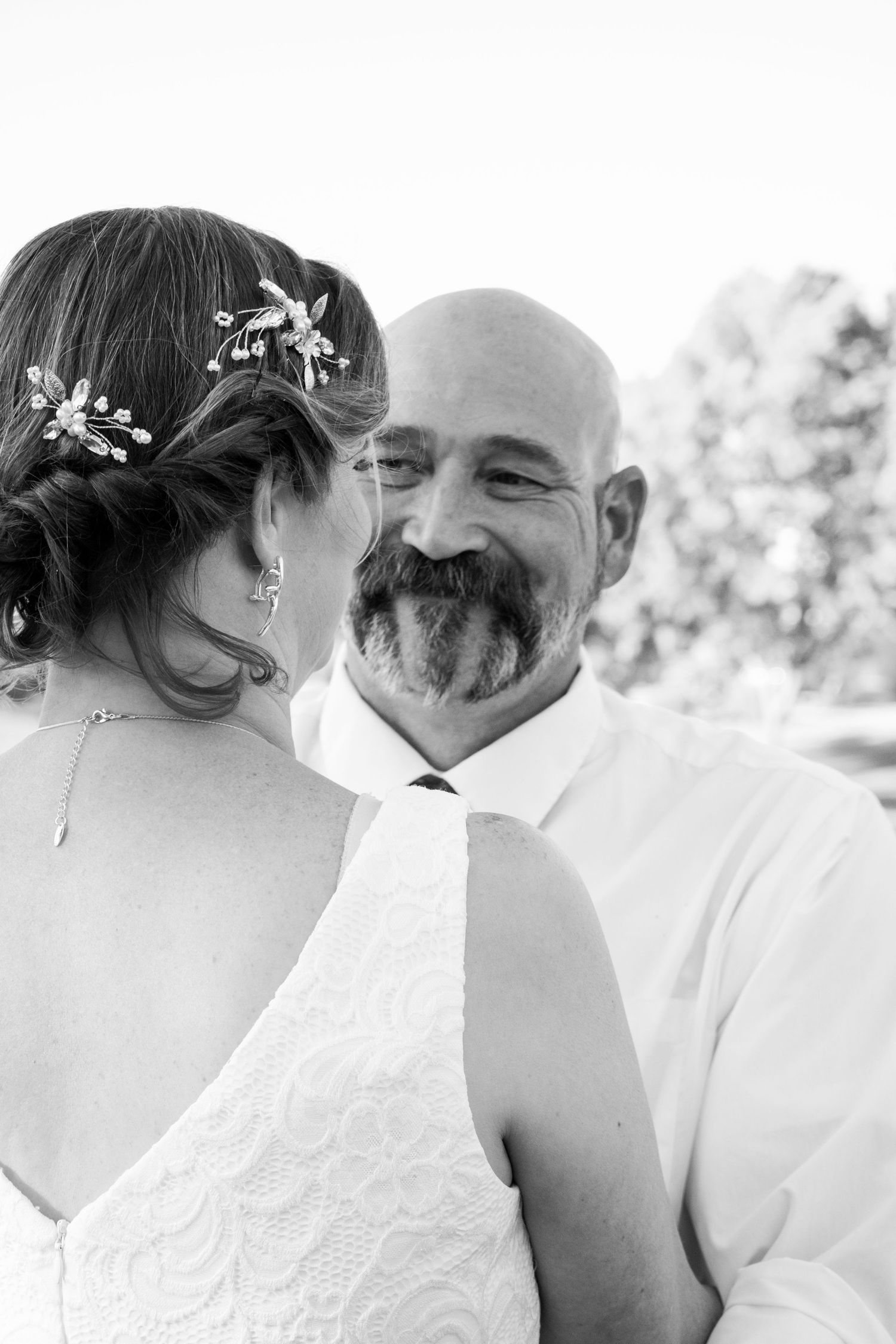 Cinematic wedding, warm and moody wedding, warm and moody photography, dark and moody photography, Oklahoma photographer