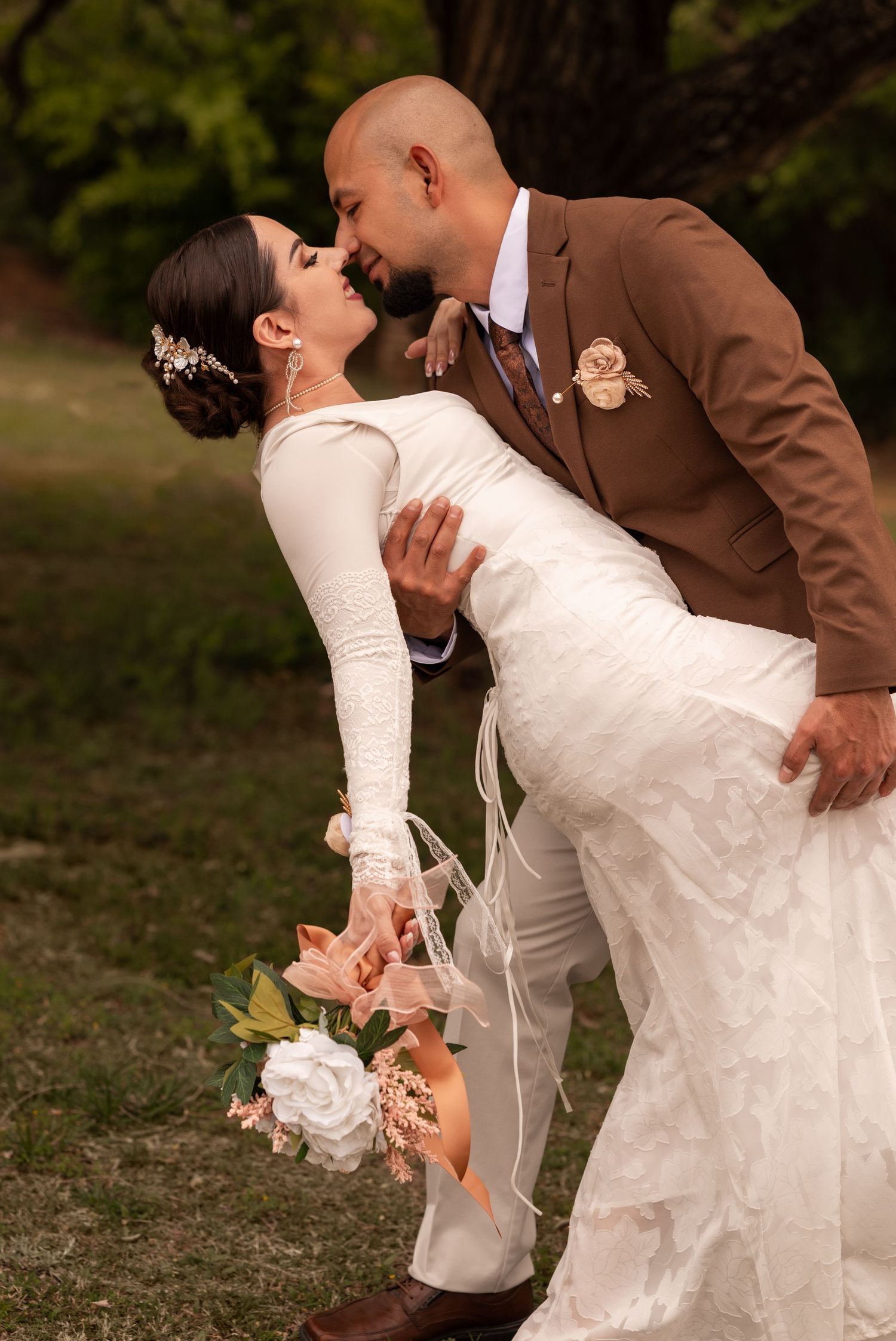 Oklahoma wedding photography, Cheyenne Michelle Photography, Oklahoma City, Warm and moody wedding photography