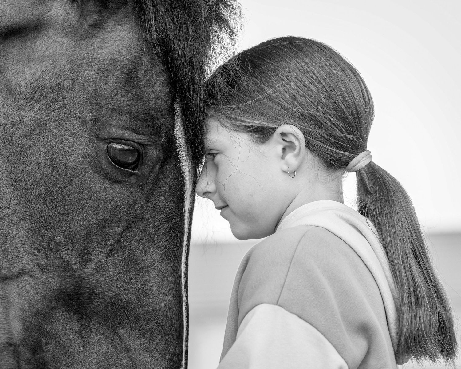 Cavalier et cheval portrait noir et blanc - Photographe équestre Rouen Normandie