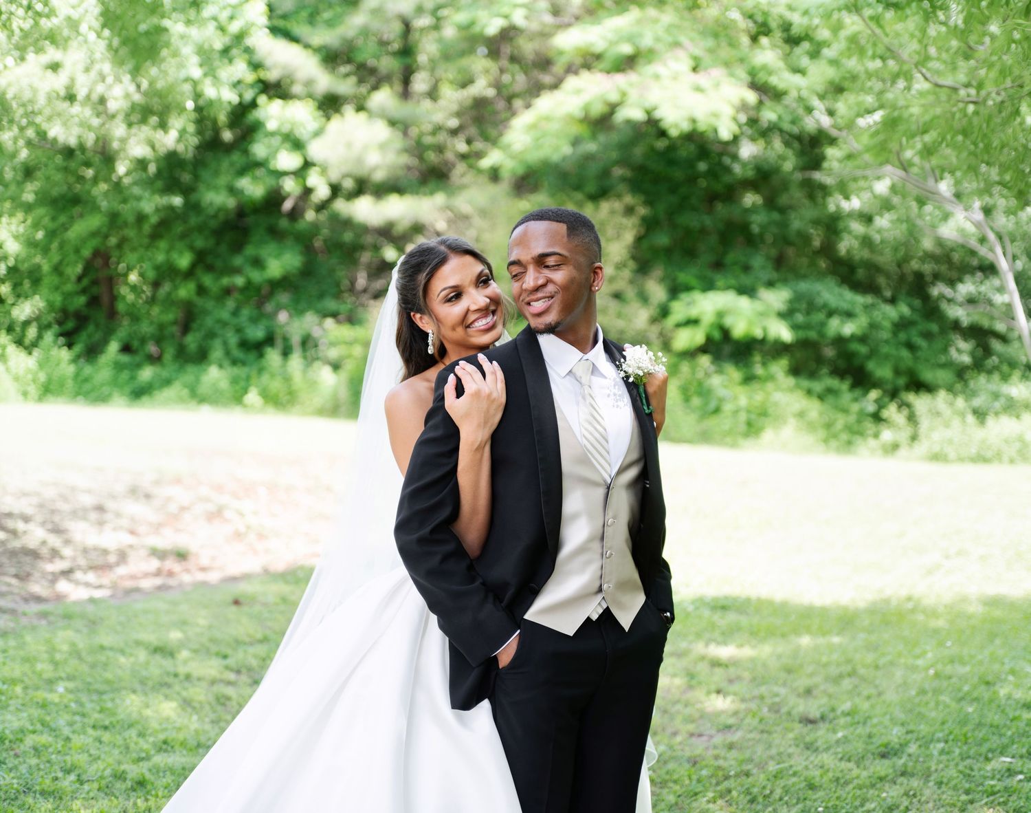 North Alabama budget friendly wedding and portrait photographer based in Madison, Alabama. Della Smithson Photography