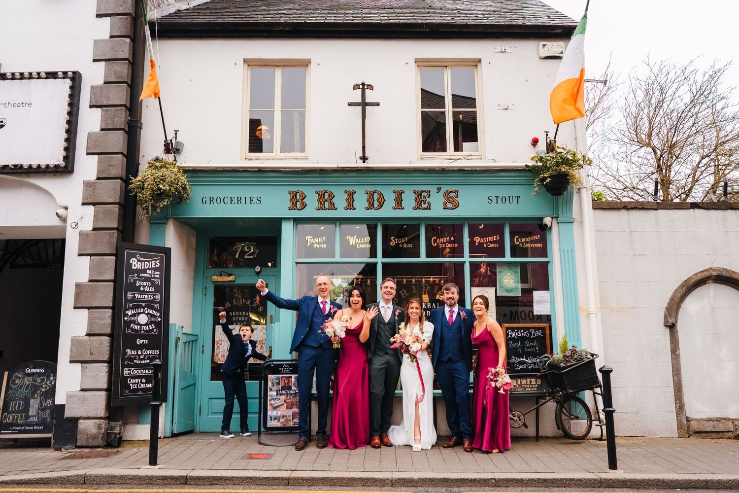 Wedding couple portraits at Kilkenny Castle photographed by Dublin wedding photographer