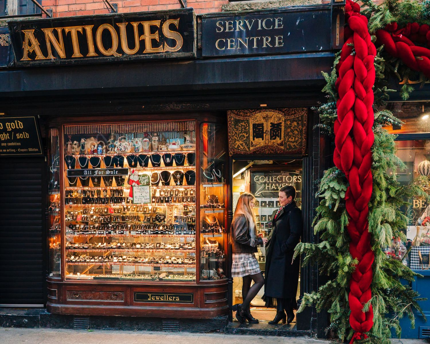 Natural family photography in Dublin city streets by a family photographer Dublin creating timeless holiday memories
