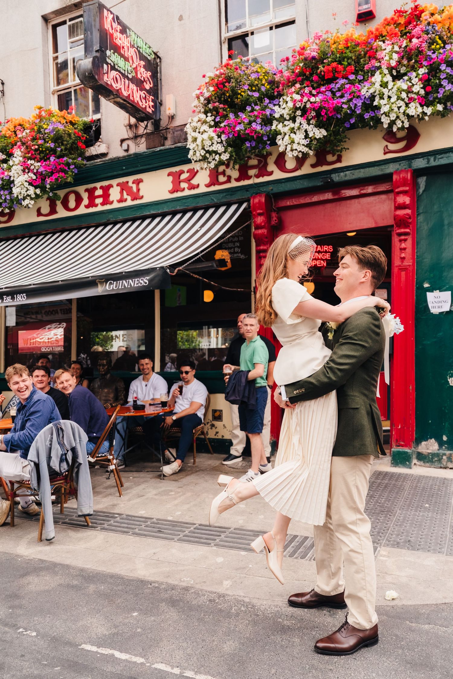 candid natural documentary wedding photographer dublin trinity college city