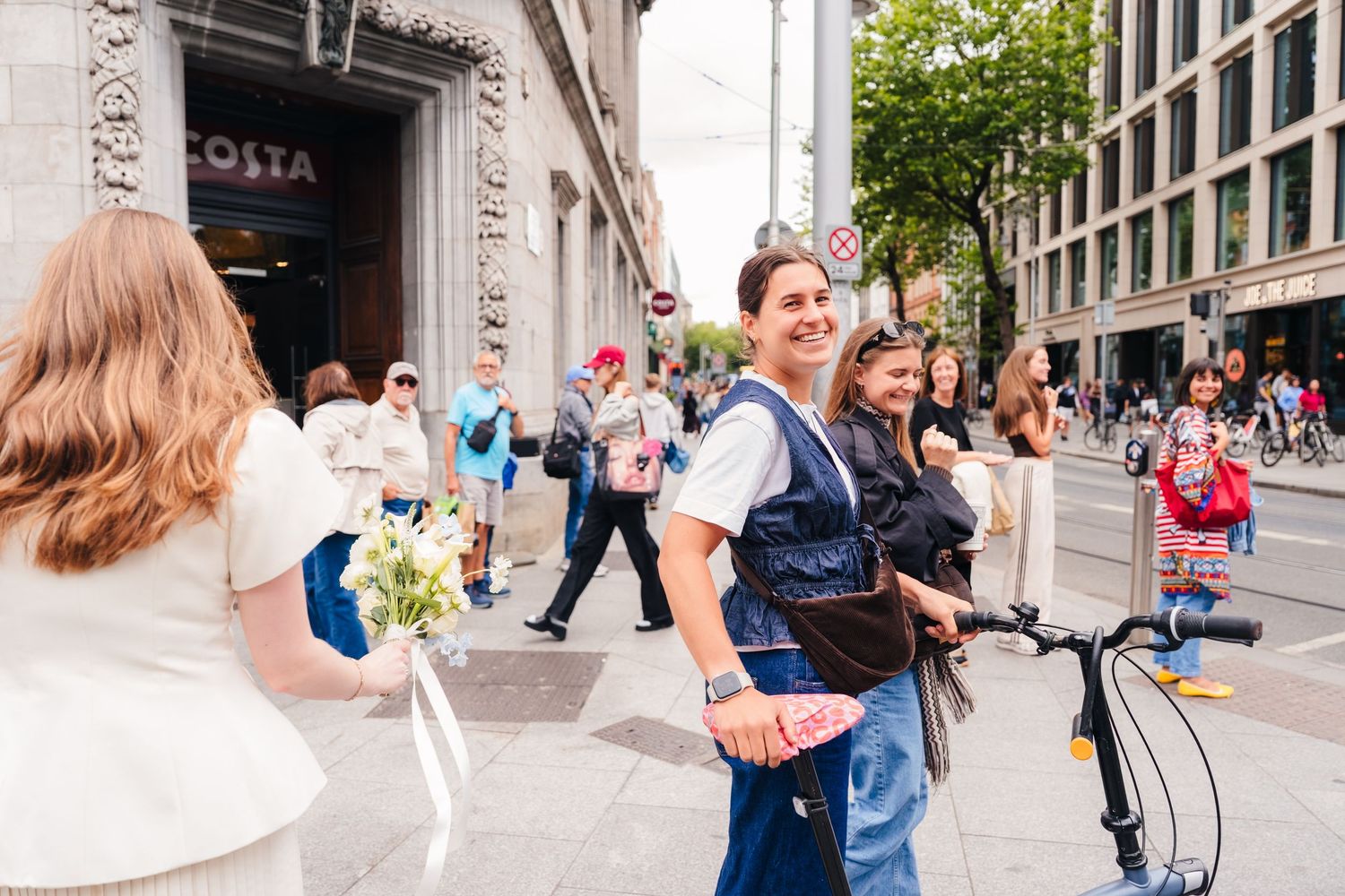 candid natural documentary wedding photographer dublin trinity college city