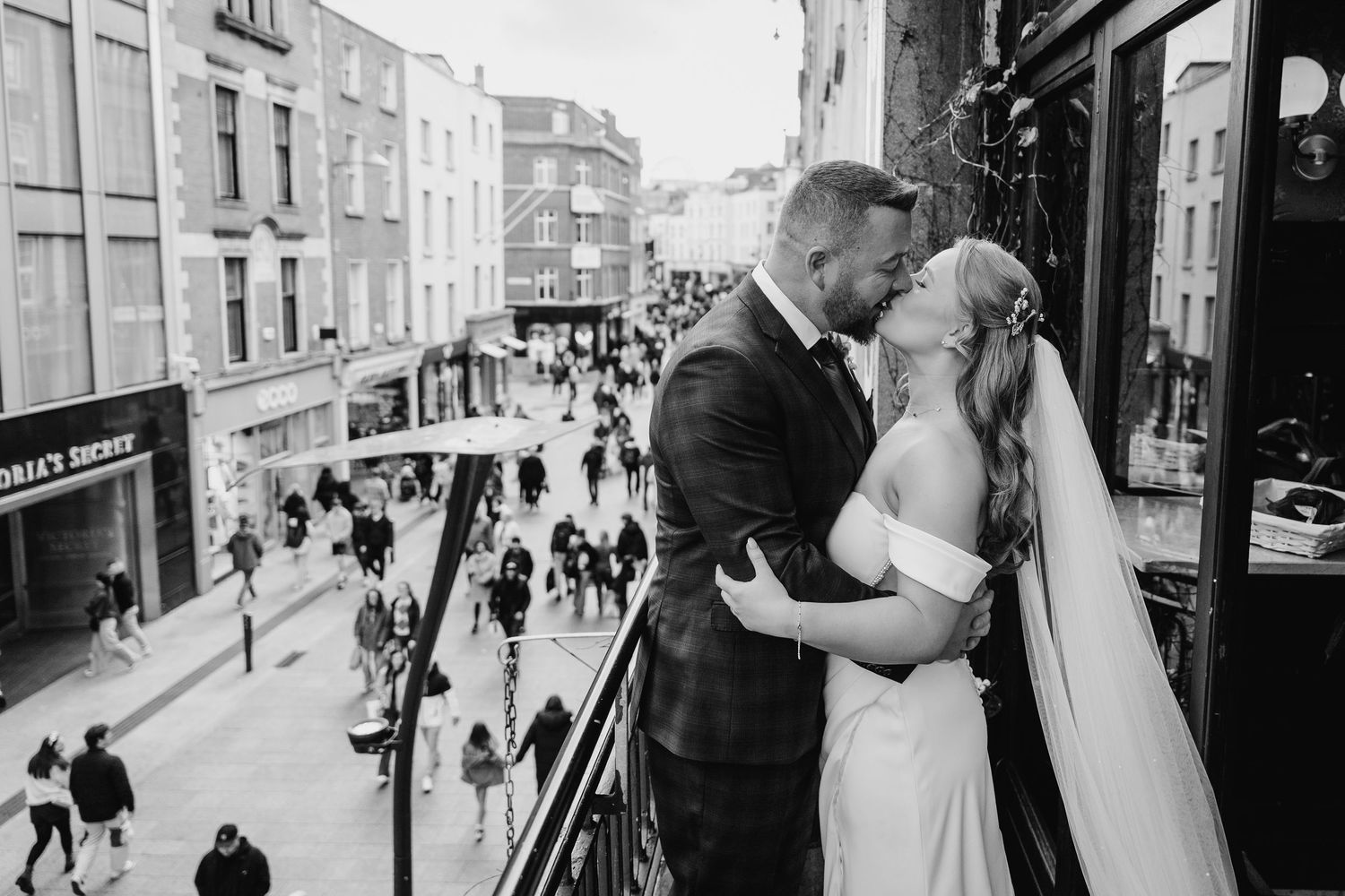 Dublin wedding photogrAPher Bewleys Grafton