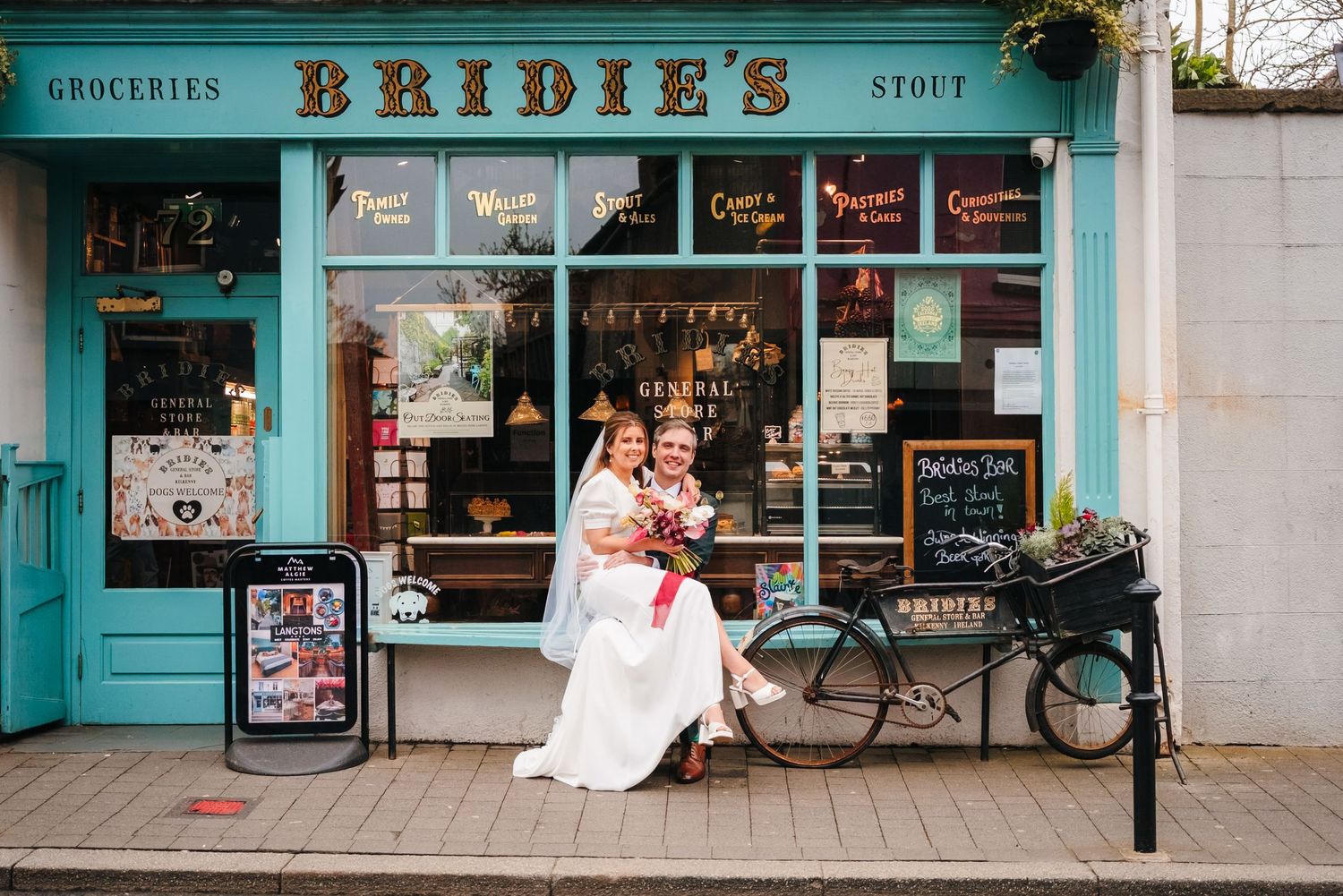 Wedding couple portraits at Kilkenny Castle photographed by Dublin wedding photographer