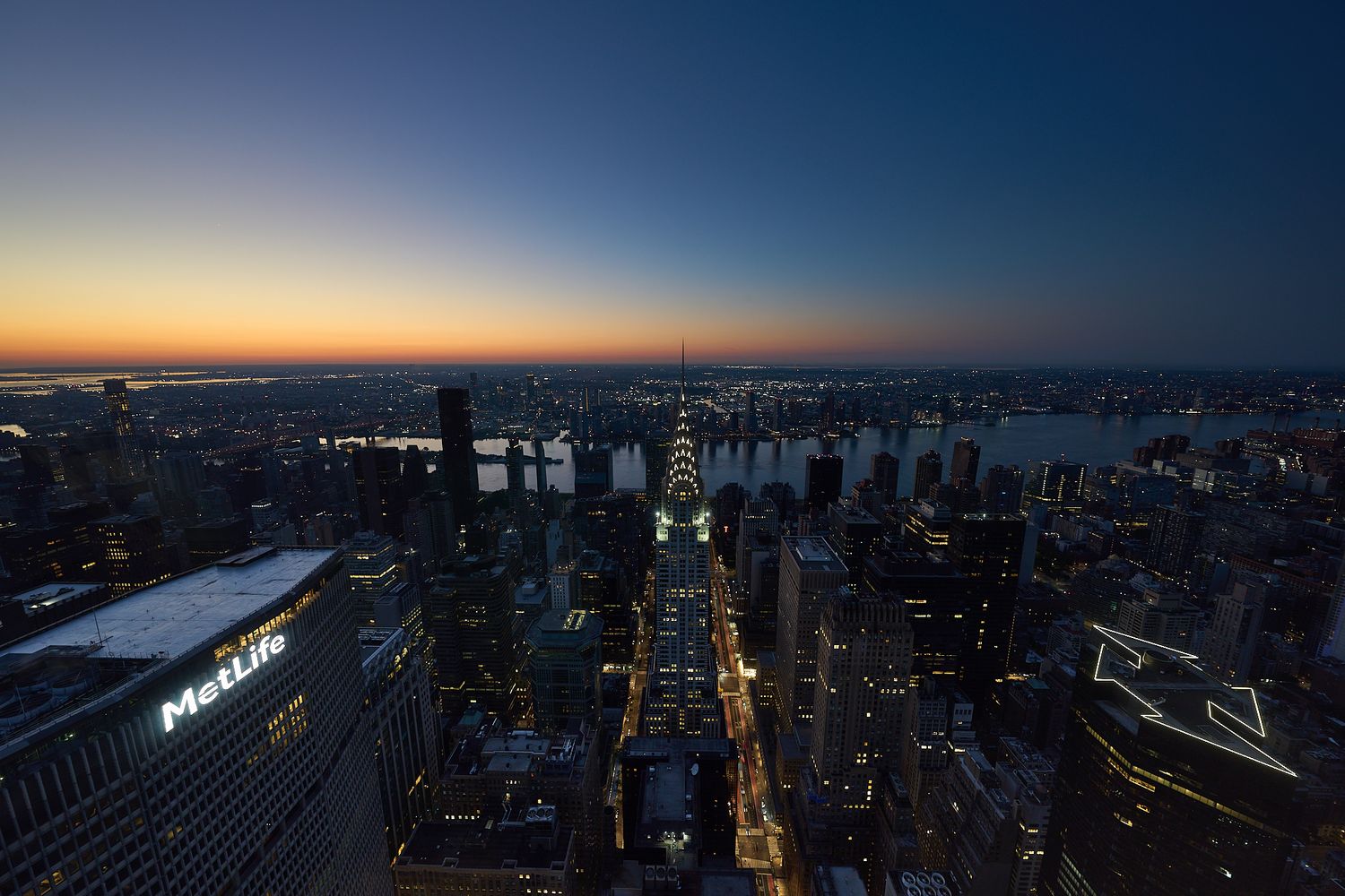 travel and editorial photography, NY, Chrysler building at sunrise