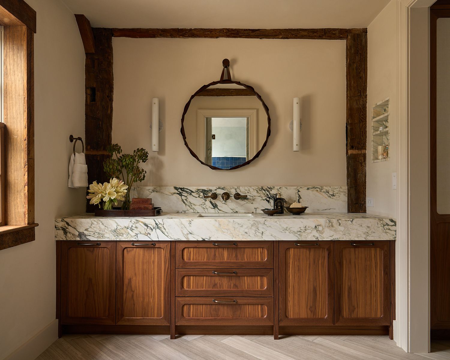 Interior Photography of a Bathroom in a Connecticut house design by Studio Isaac and Gerald Isaac.